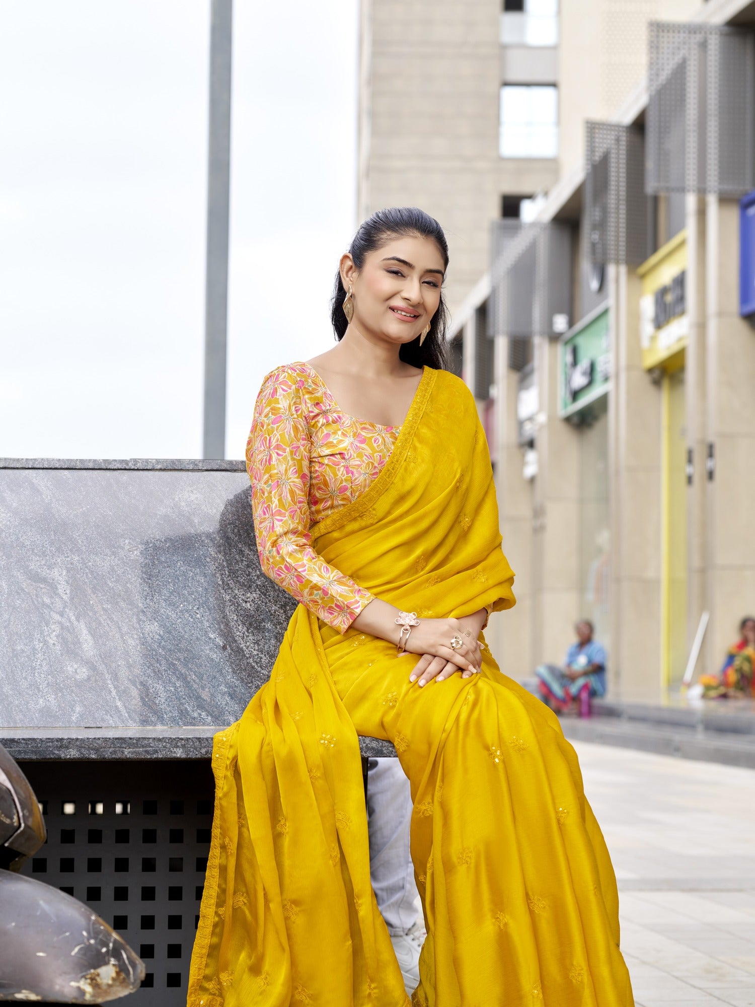 Yellow Satin Silk saree – detail view 4