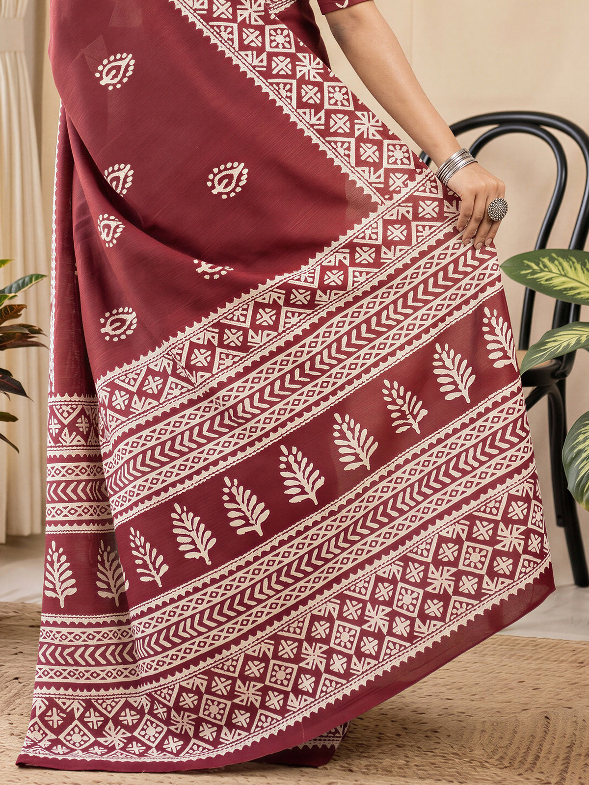 Maroon Cotton Blend saree – detail view 5
