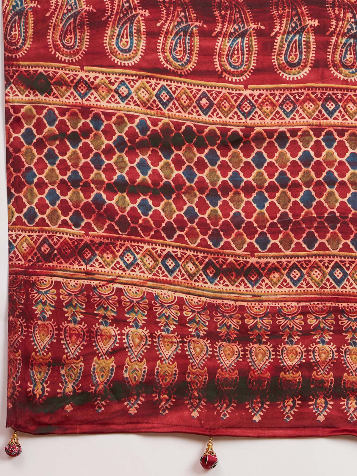 Maroon Pure Crepe saree – detail view 5