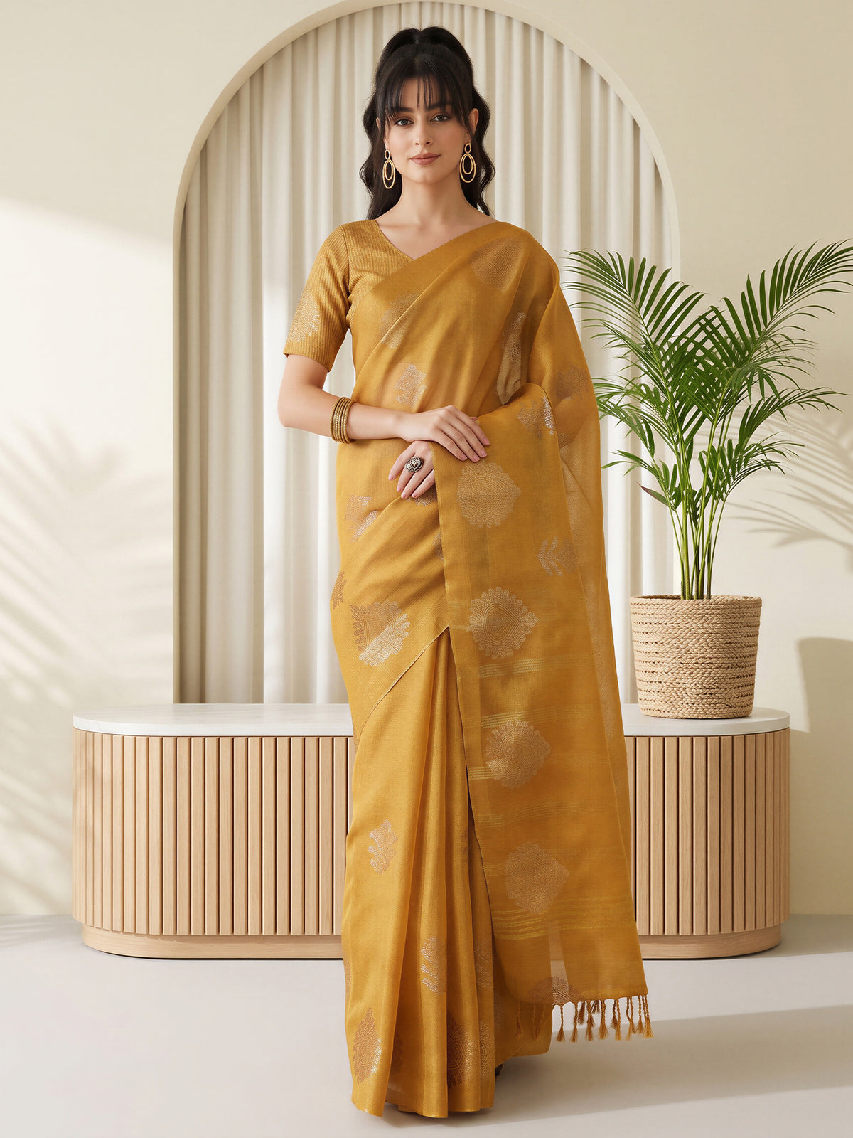 Mustard Linen saree – detail view 3