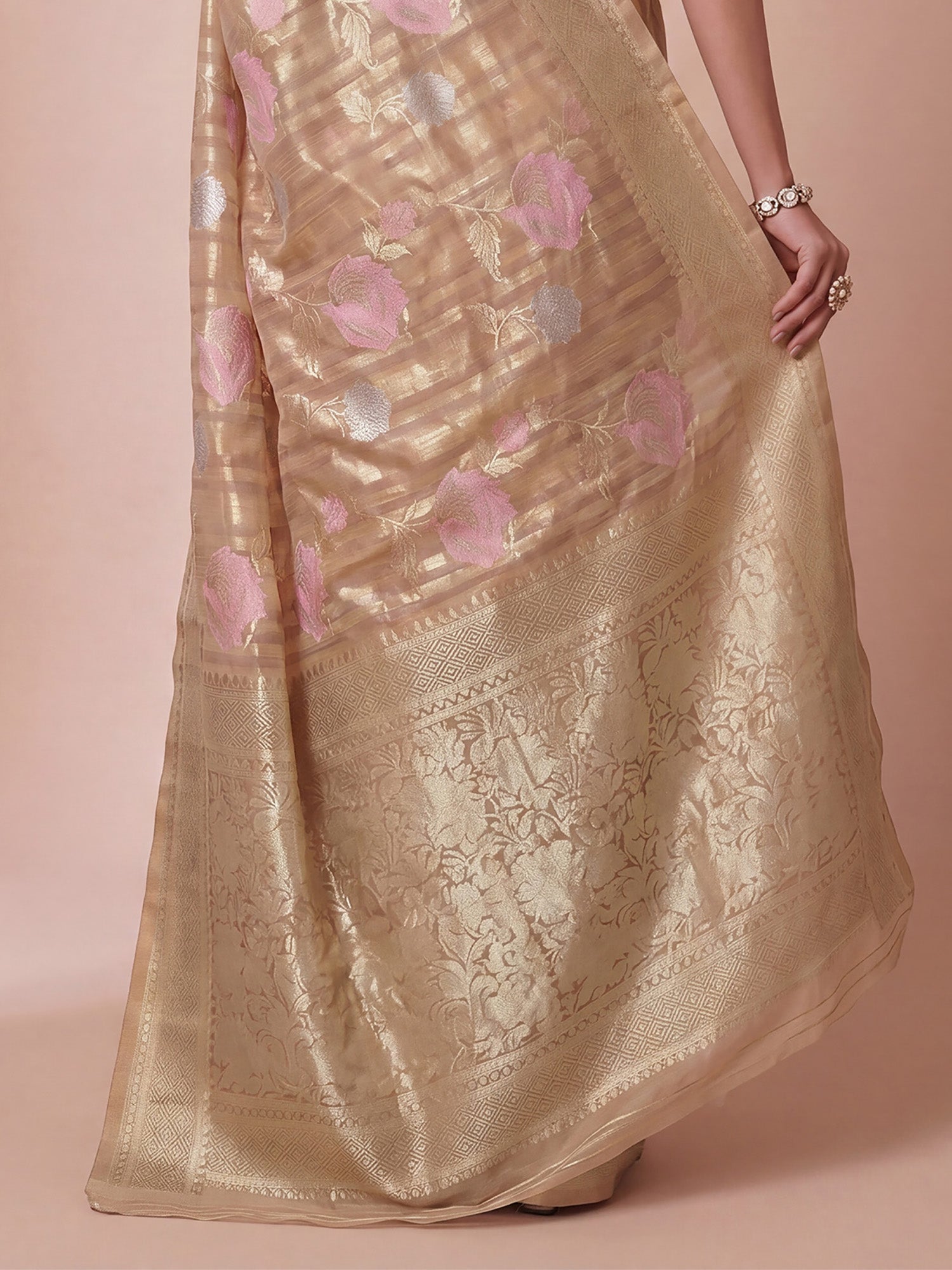 Beige Silk Blend saree – detail view 5