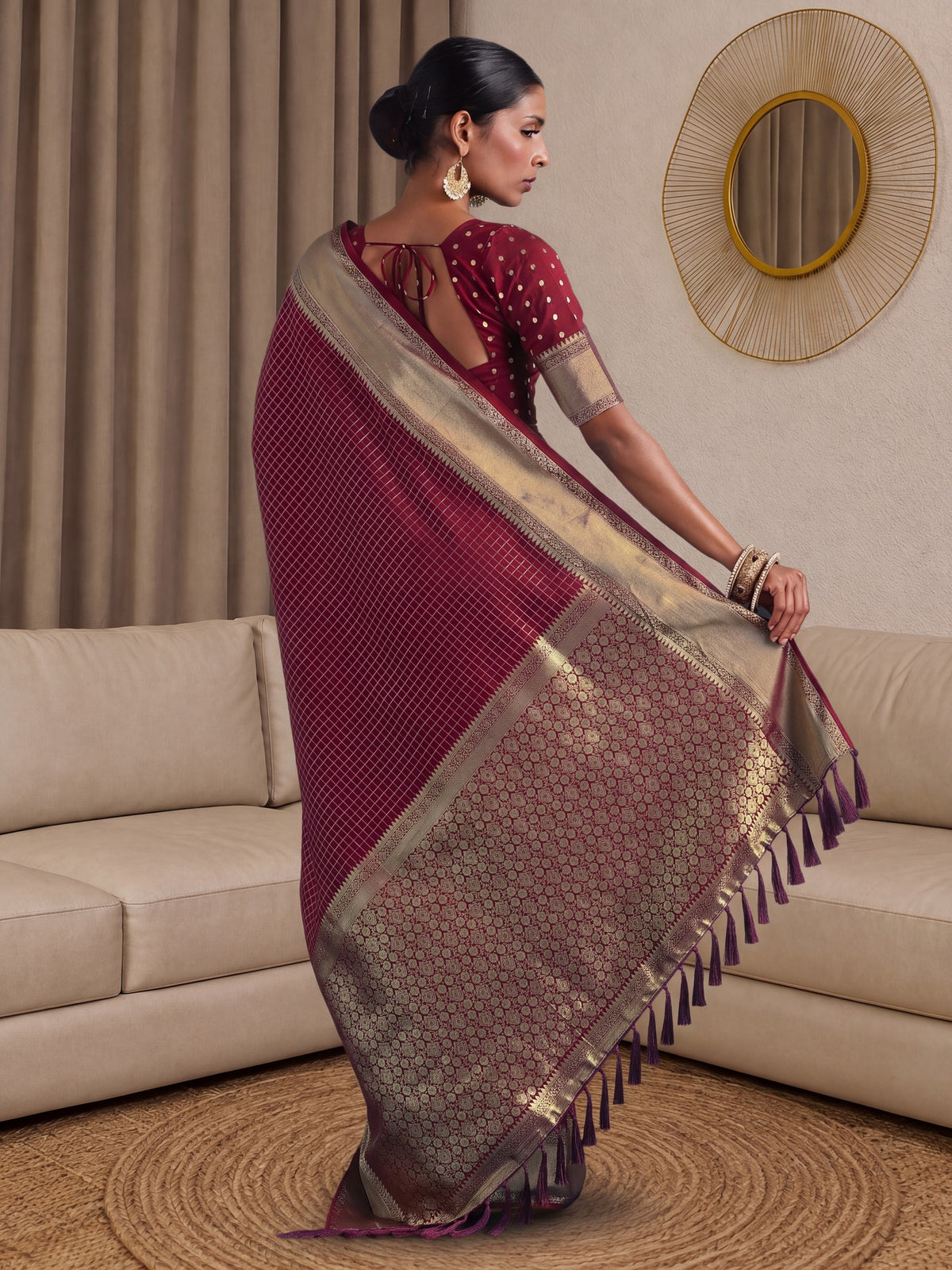 Maroon Banarasi Silk saree – detail view 3