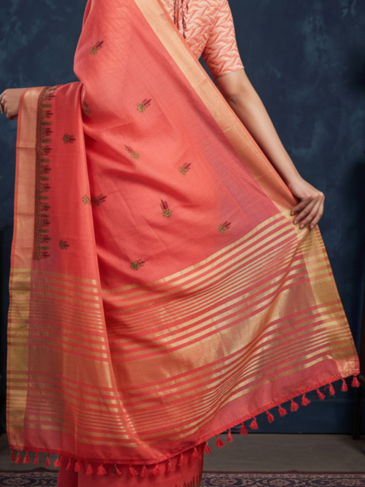 Peach Cotton Linen saree – detail view 5