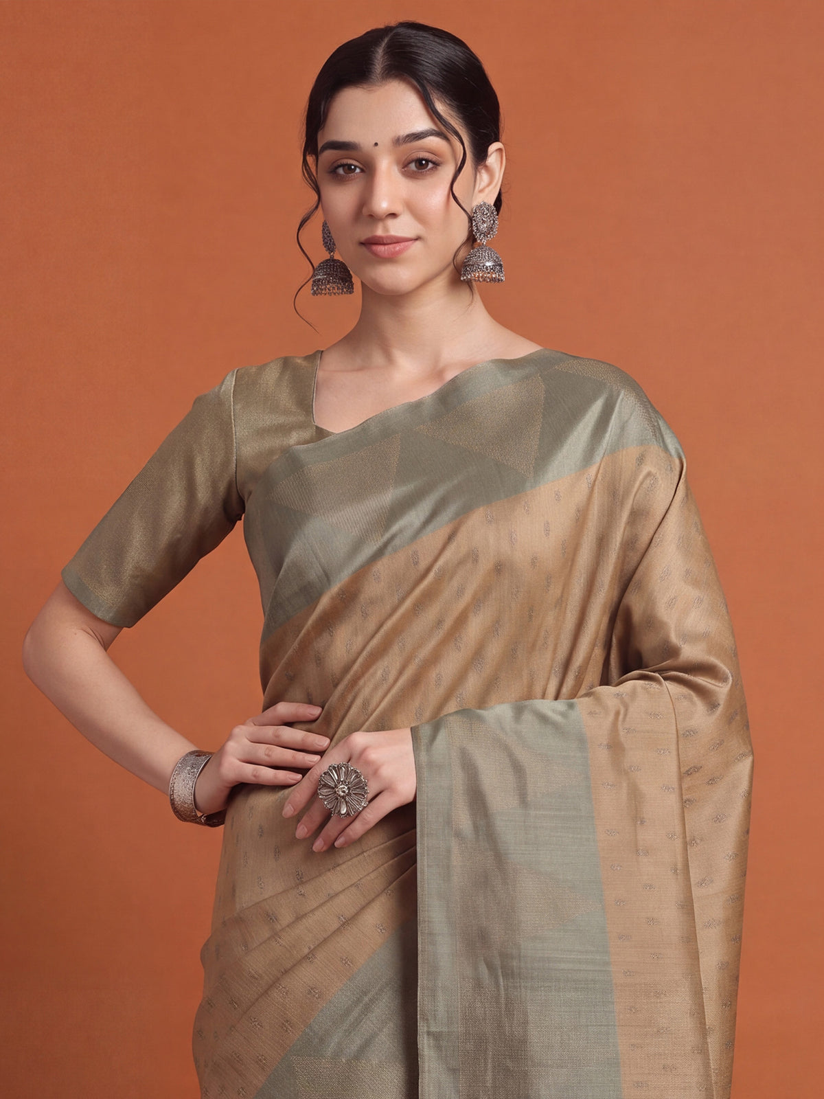 Olive Silk Blend saree – detail view 4