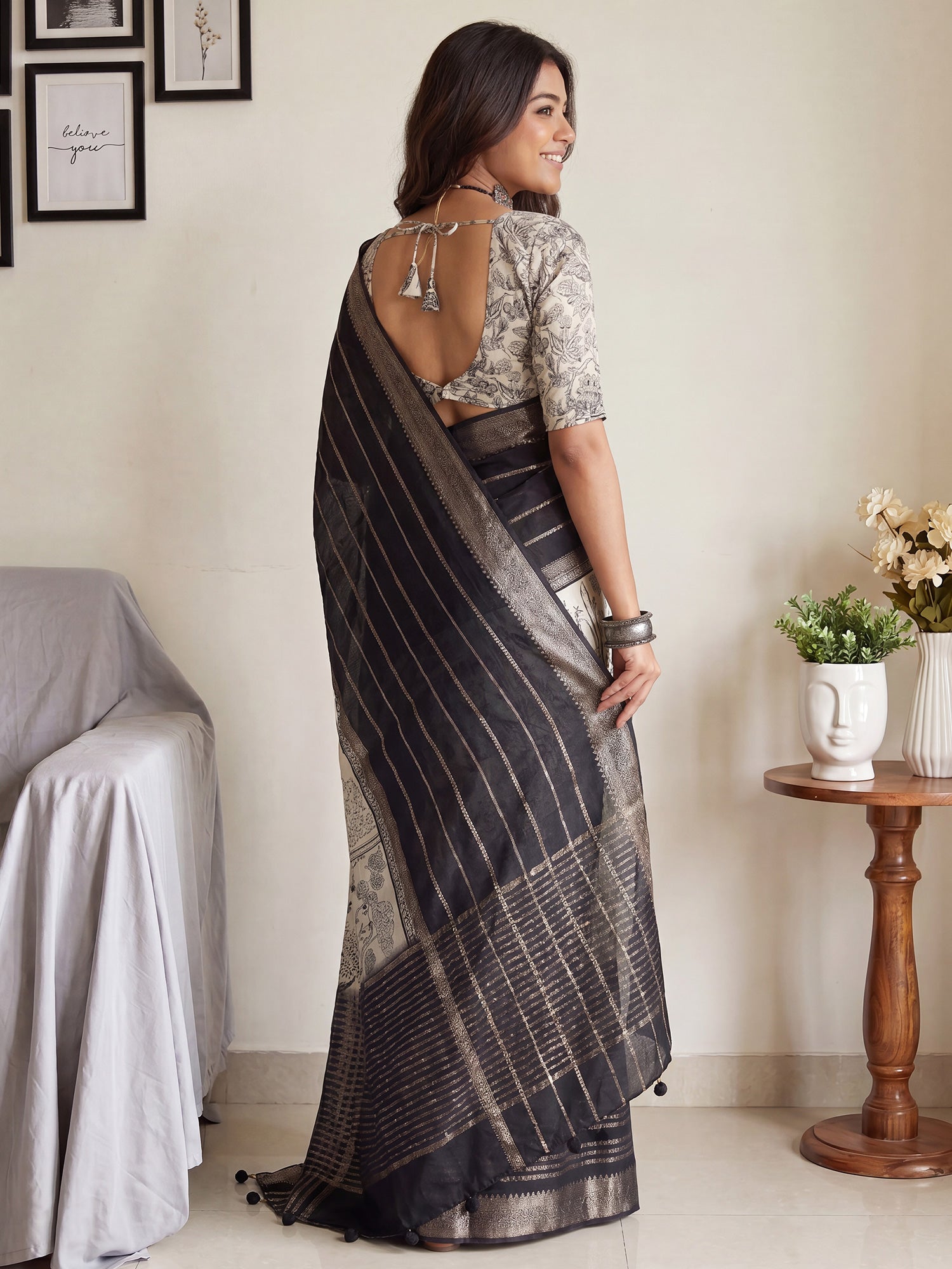 Black Viscose Silk saree – detail view 1