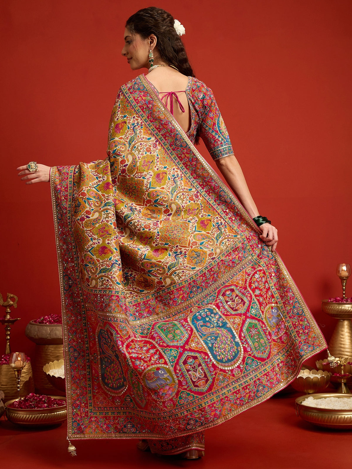 Cream Silk Blend saree – detail view 1