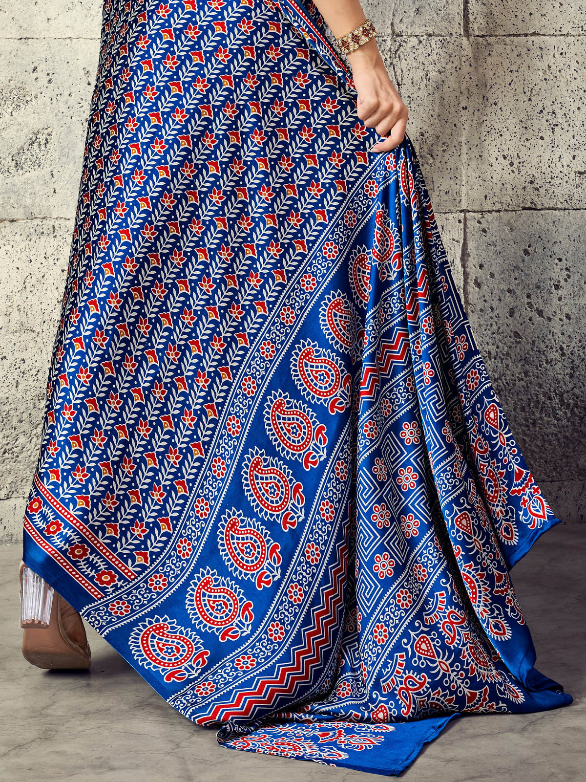 Blue Satin saree – detail view 4