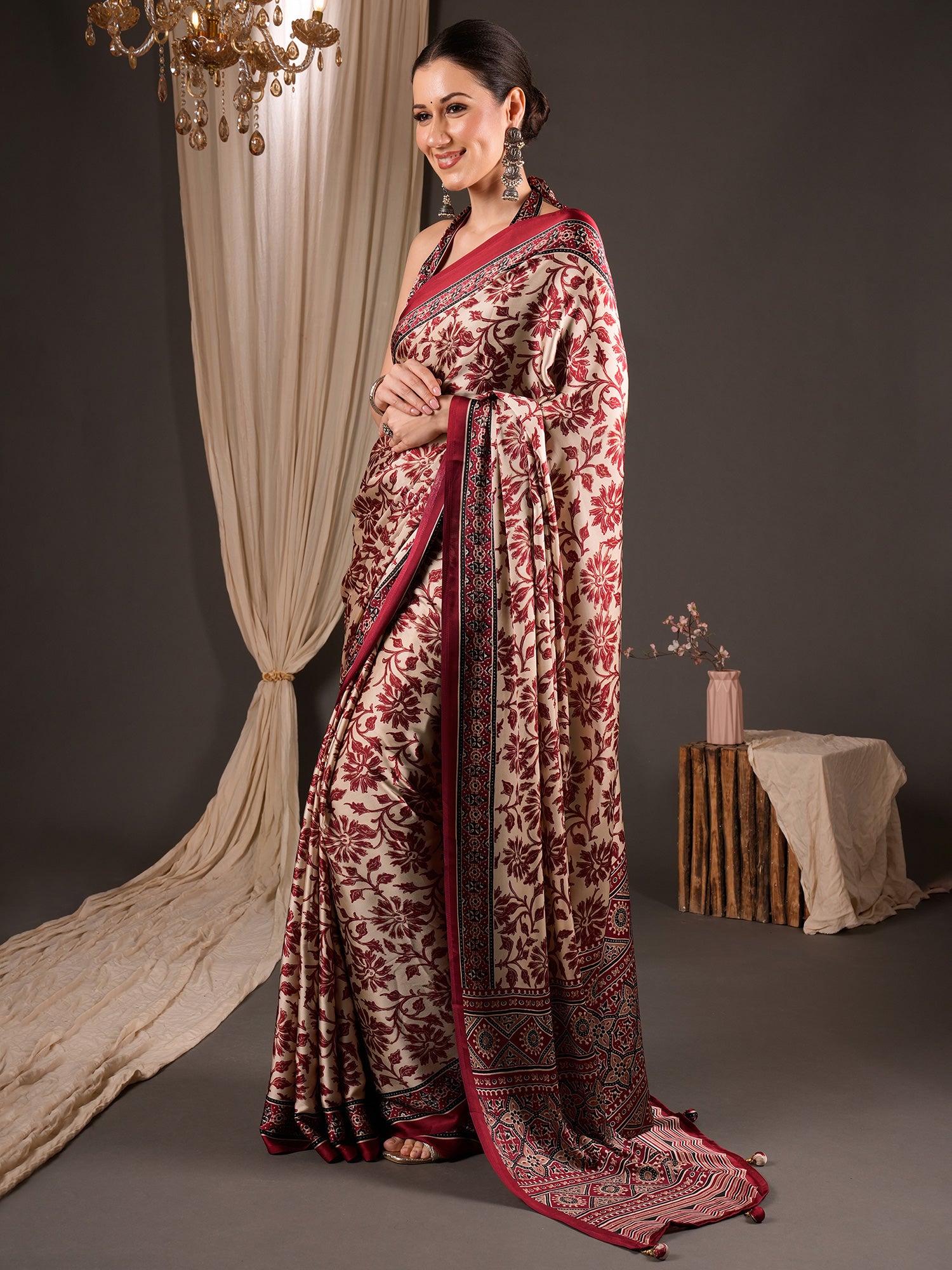 Cream Satin saree – detail view 2
