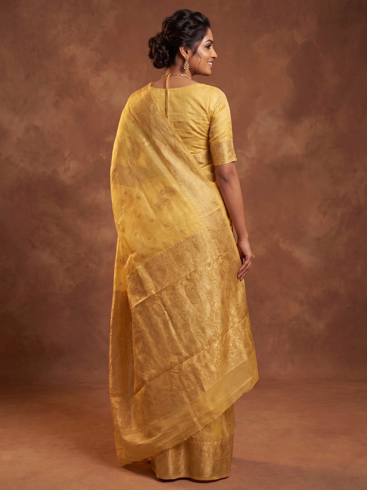 Yellow Silk Blend saree – detail view 1