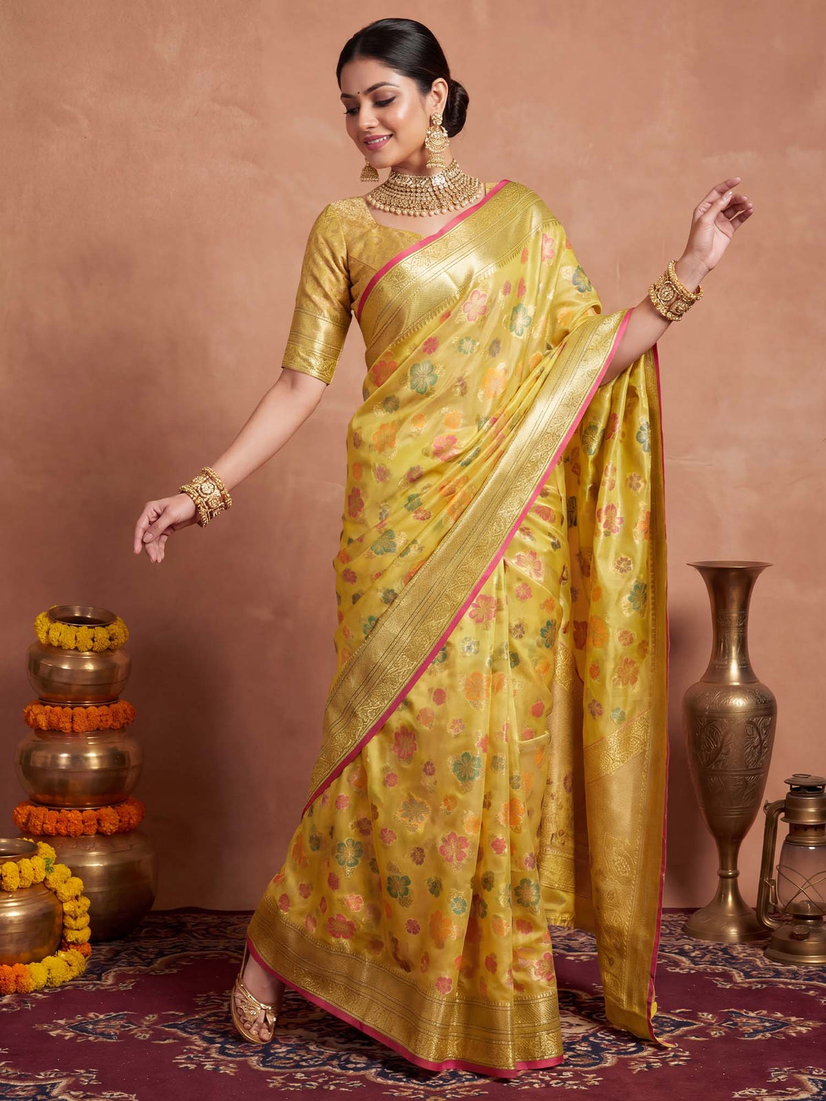 Yellow Organza saree – detail view 3