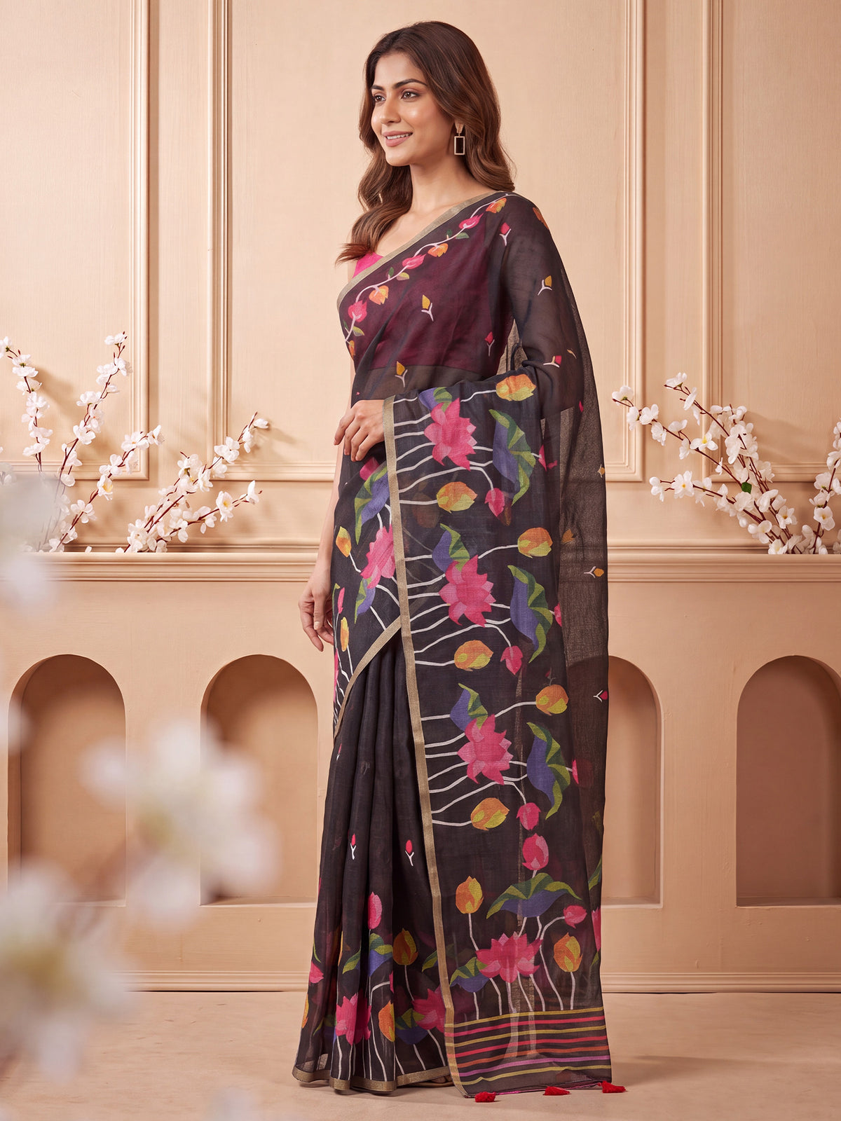 Black Cotton Linen saree – detail view 2