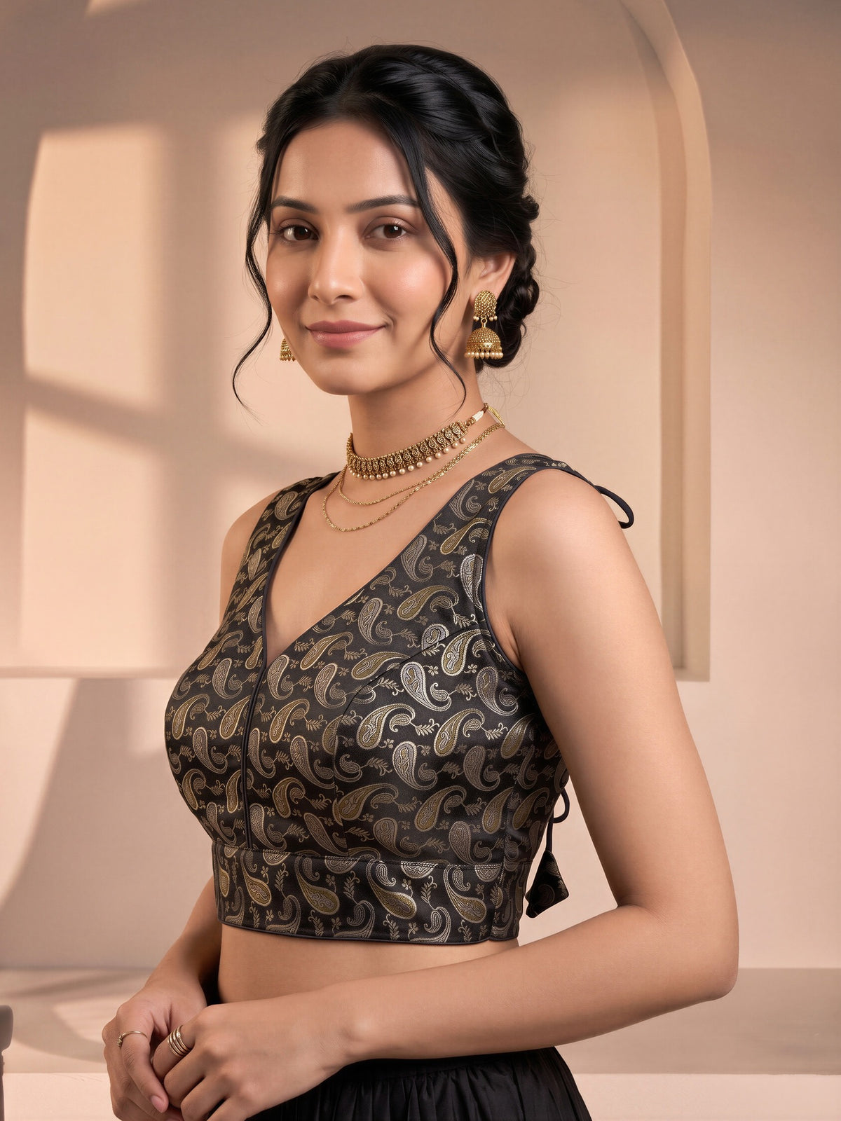 Black woven brocade silk blend sleeveless readymade saree blouse with v neck view 1