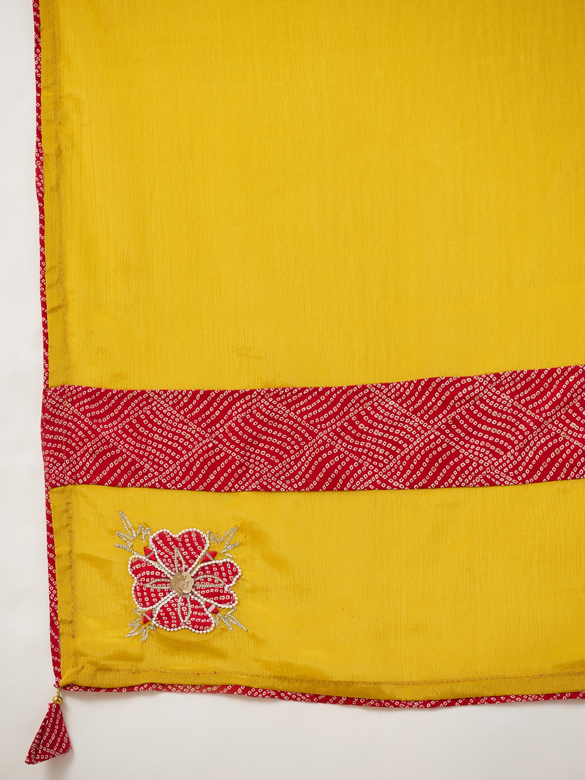 Yellow Chinnon saree – detail view 5