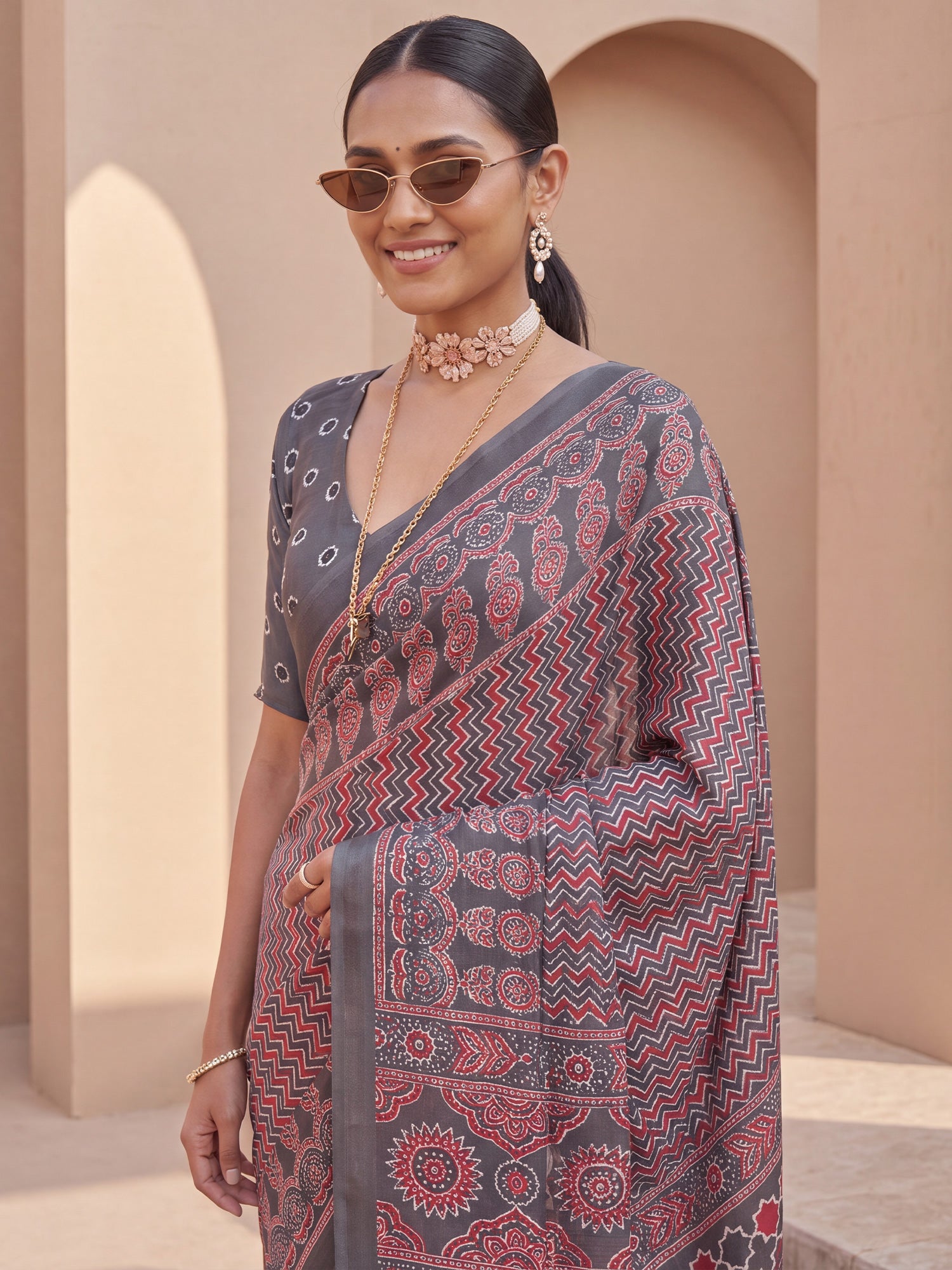 Grey Satin saree – detail view 4