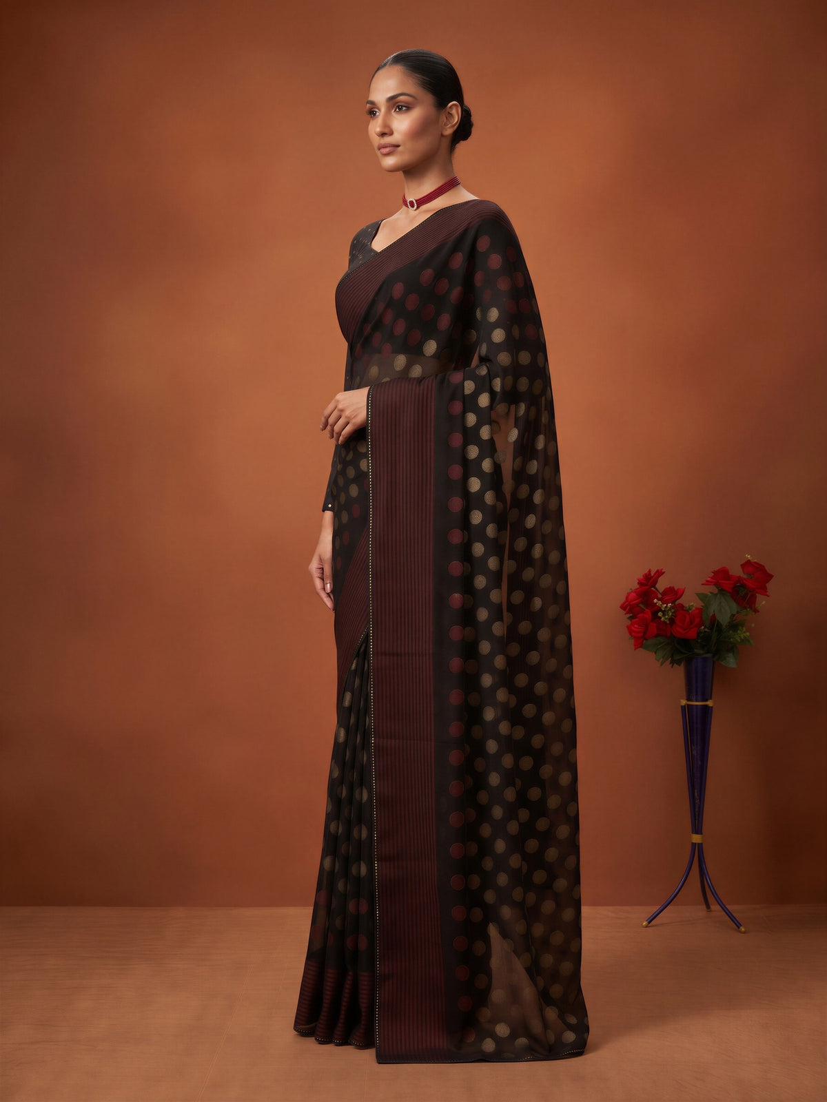 Black georgette saree view 2