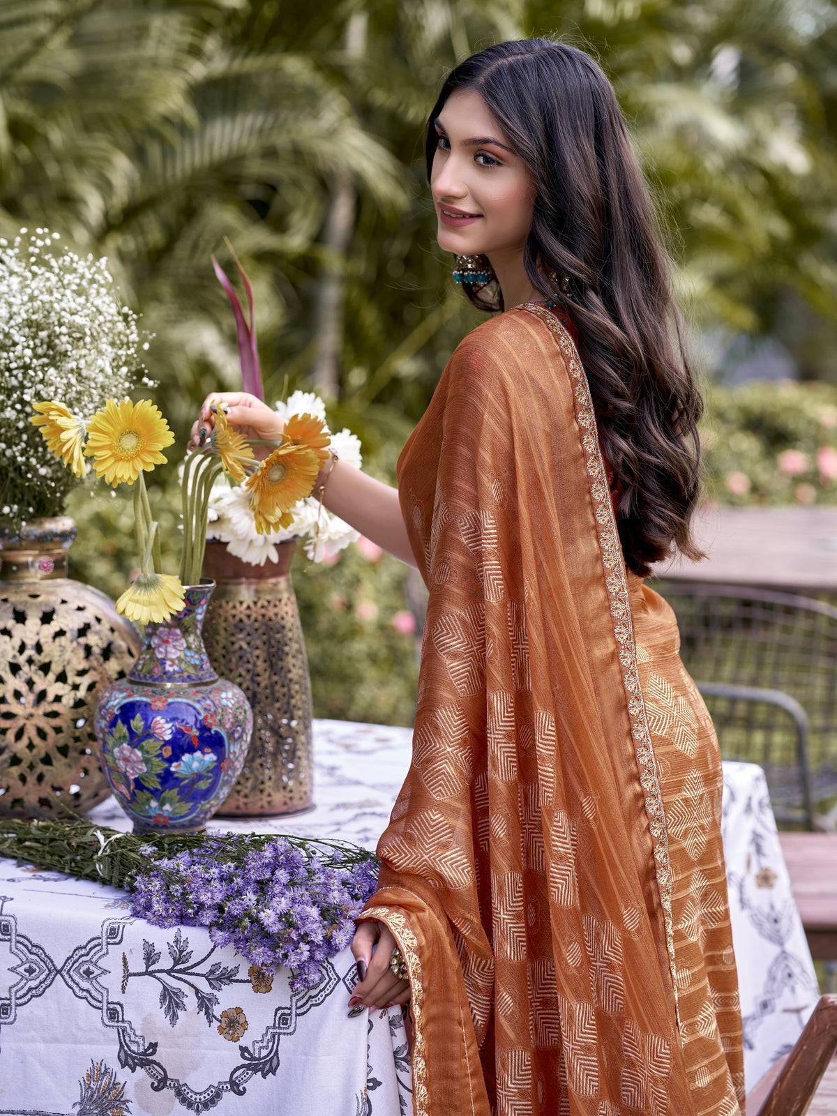 Rust Chiffon saree – detail view 3