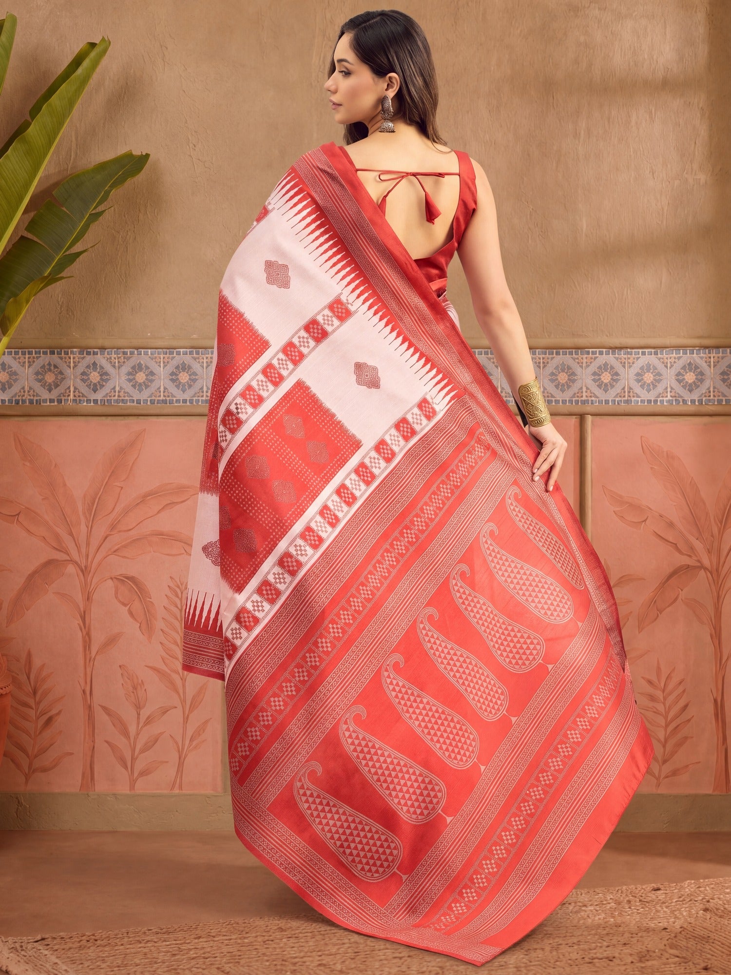 Beige Bhagalpuri Silk saree – detail view 3
