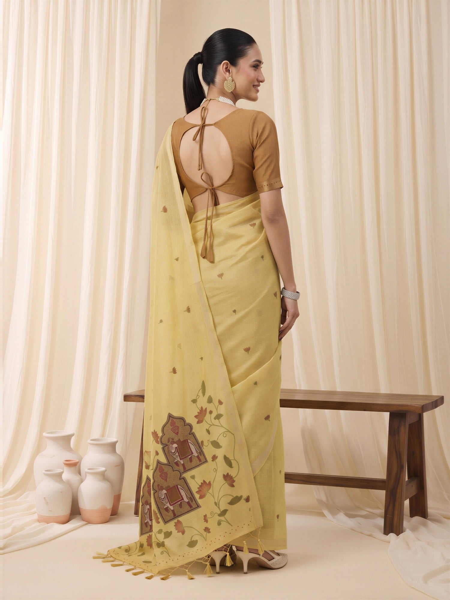 Yellow Pure Cotton saree – detail view 1