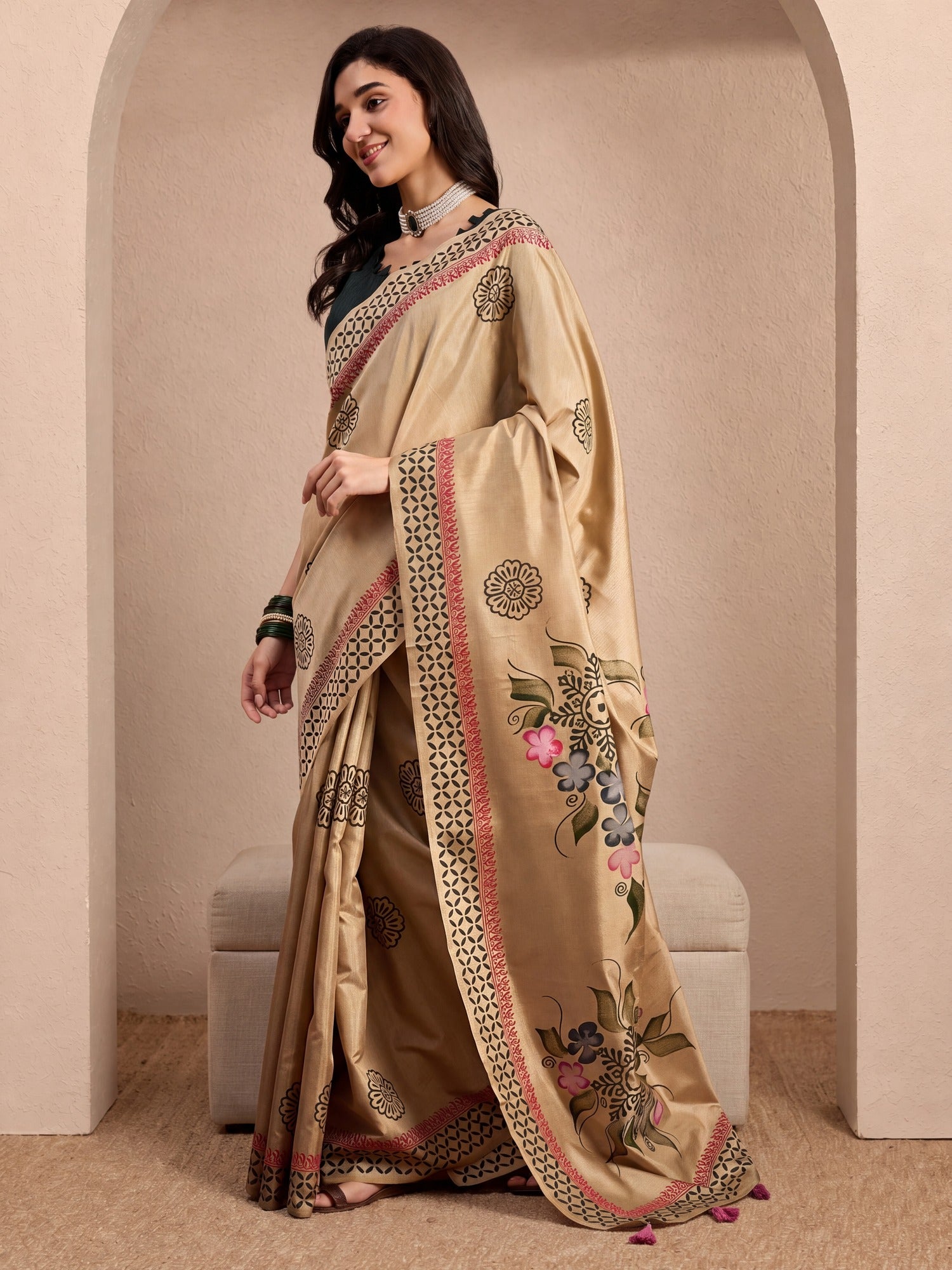 Beige Silk Blend saree – detail view 2