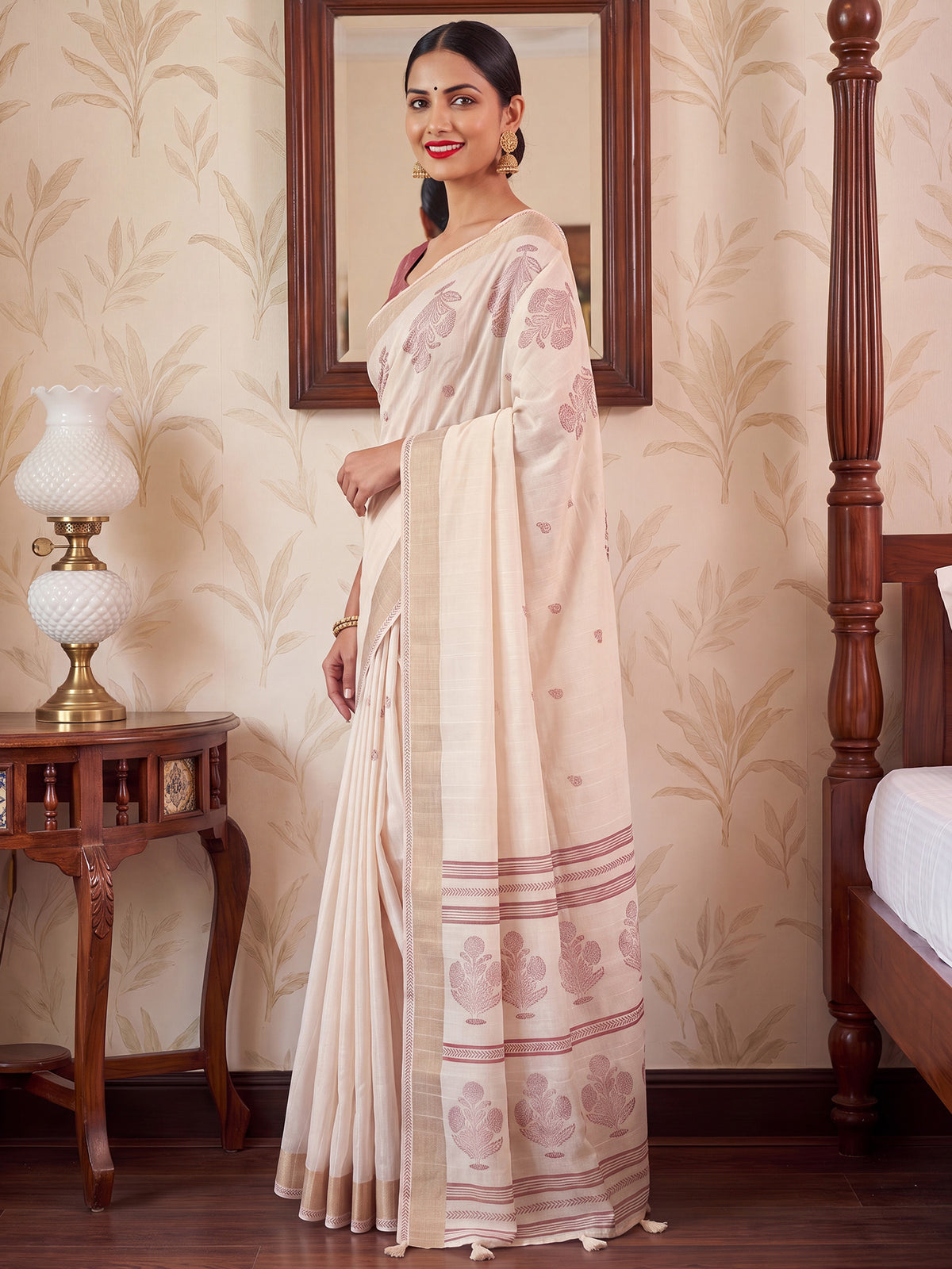 White Satin Silk saree – detail view 2