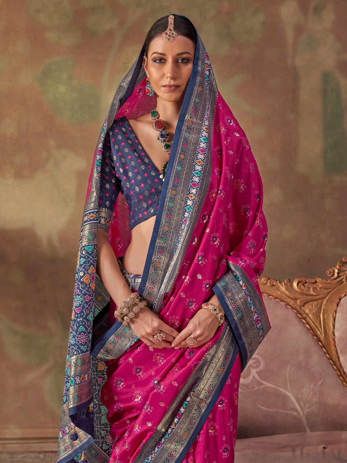 Magenta Silk Blend saree – detail view 1