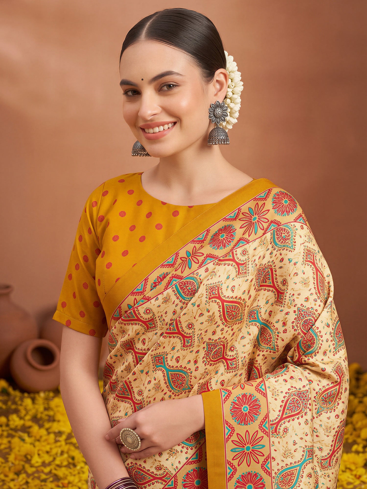 Mustard Silk Blend saree – detail view 4