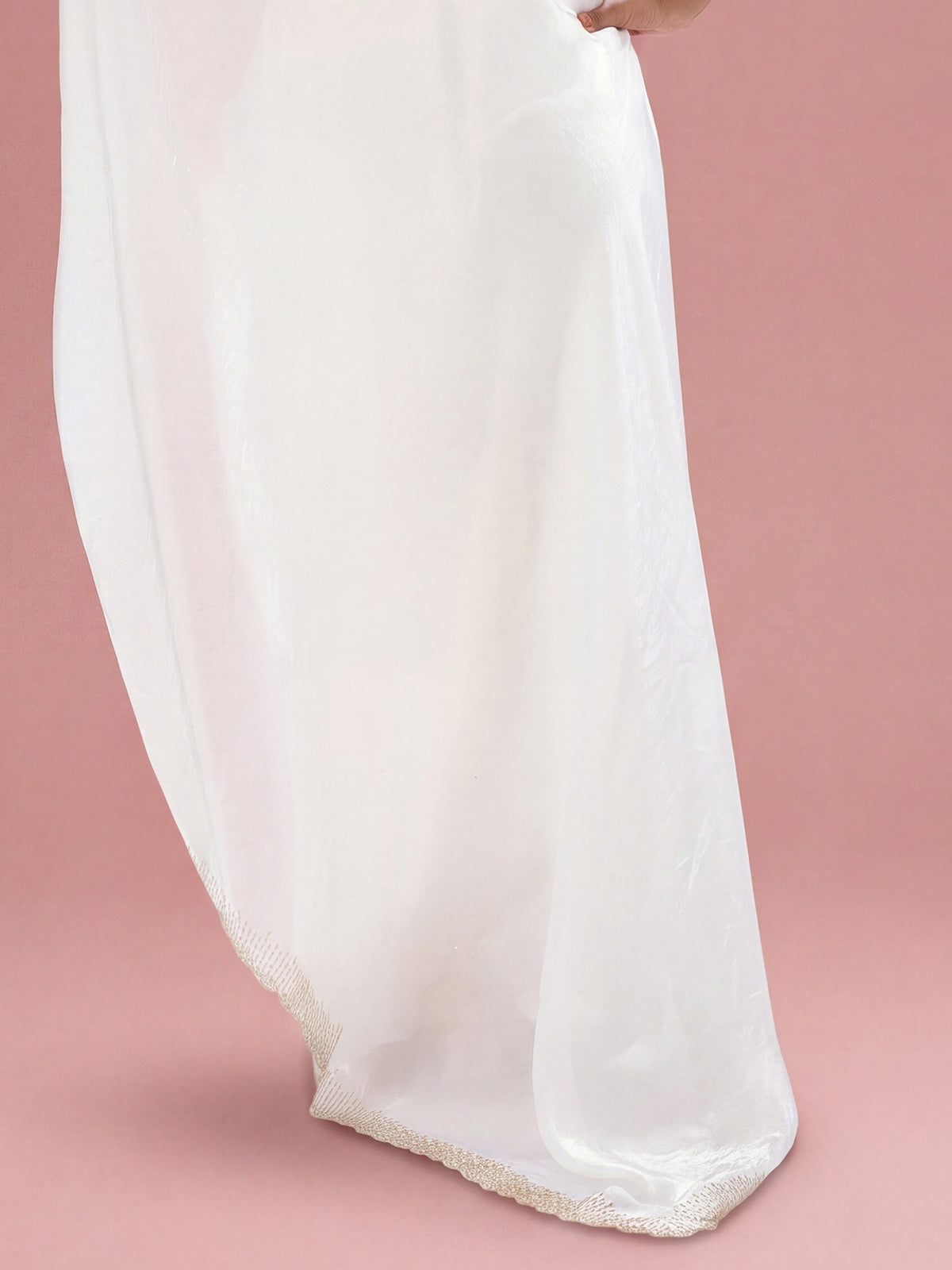 White Silk saree – detail view 5