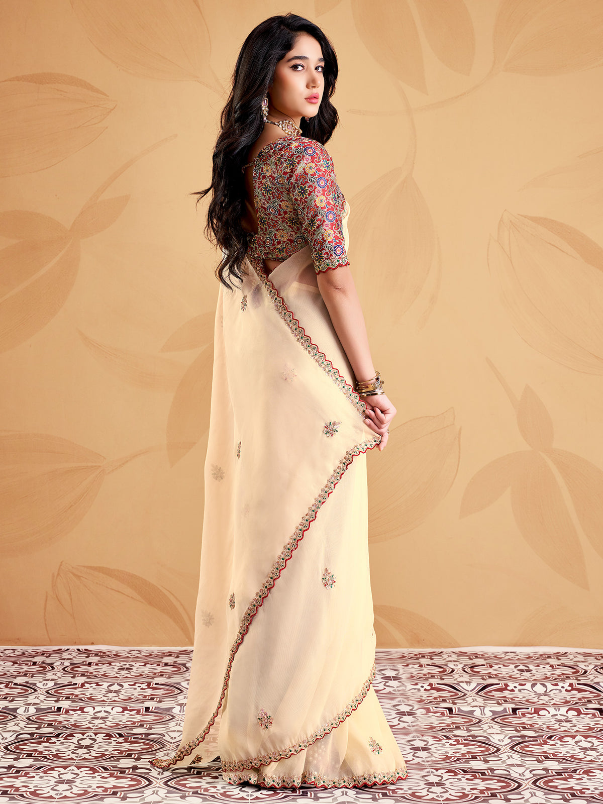 Cream Tissue saree – detail view 1