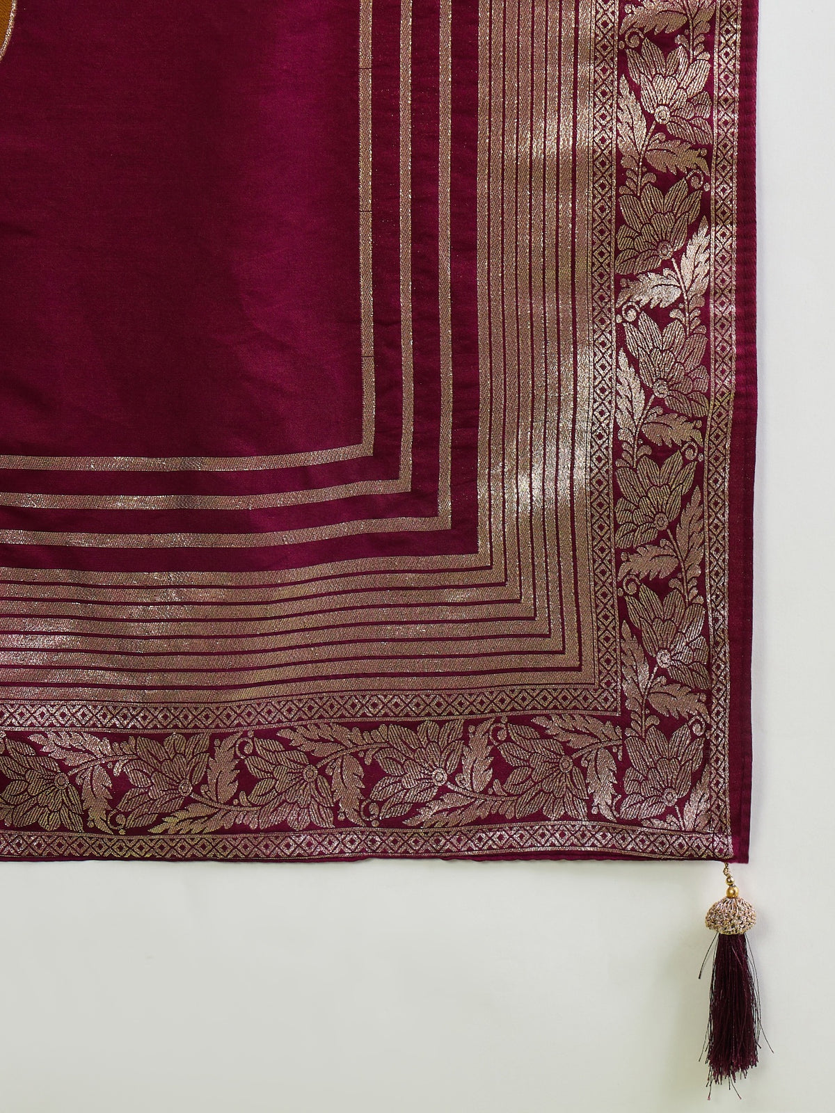 Wine Silk Blend saree – detail view 4