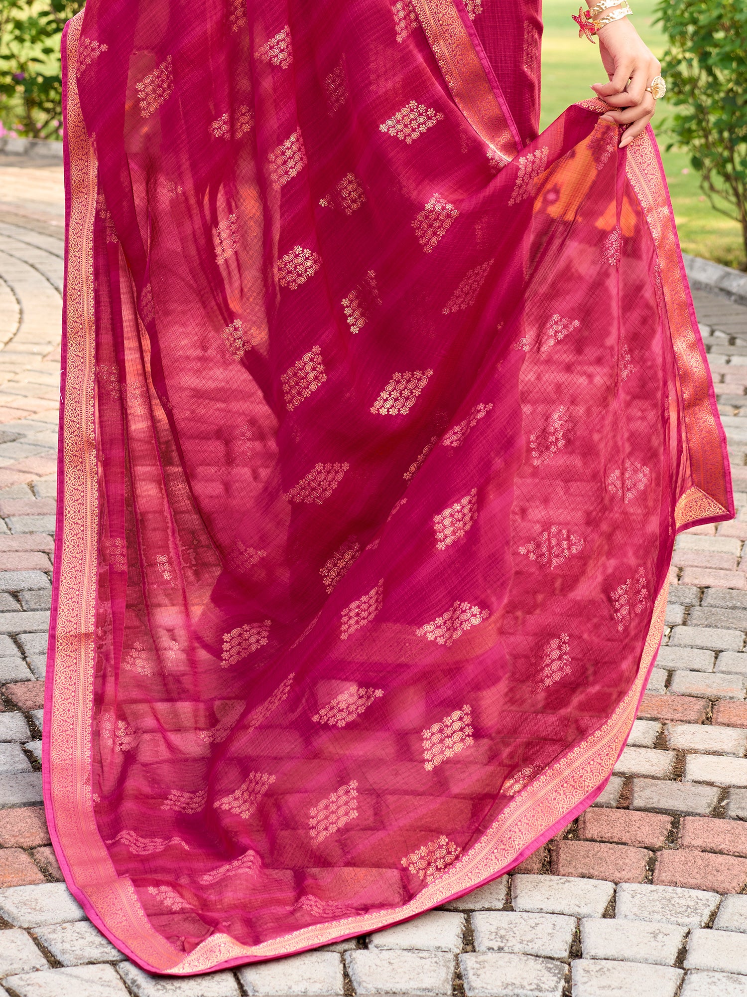 Pink Chiffon saree – detail view 5