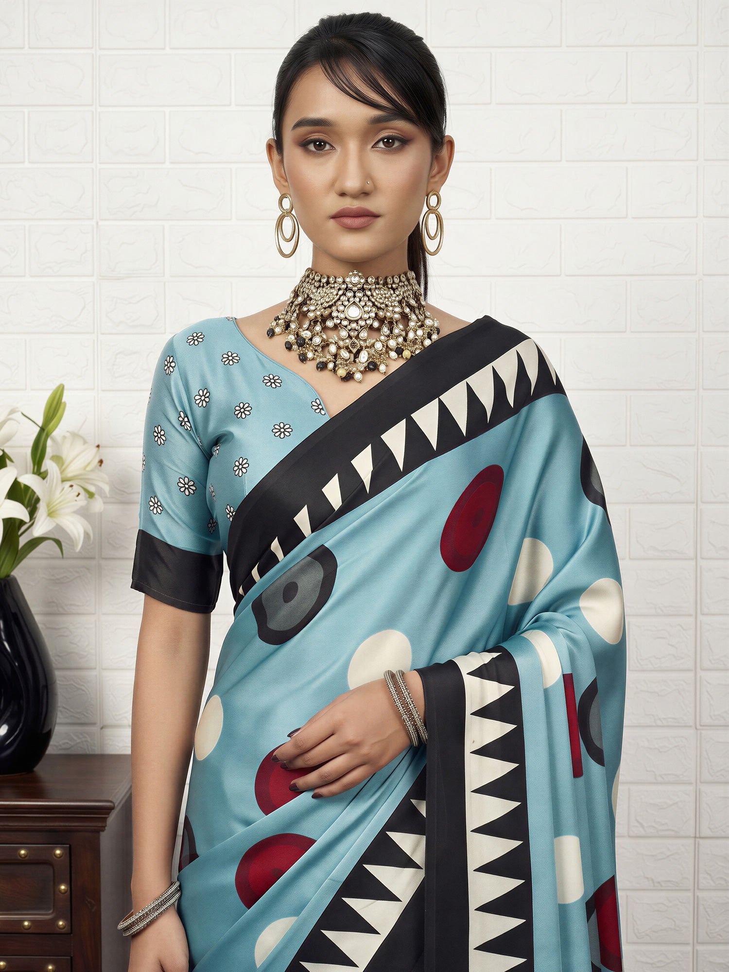 Turquoise Blue Satin saree – detail view 4