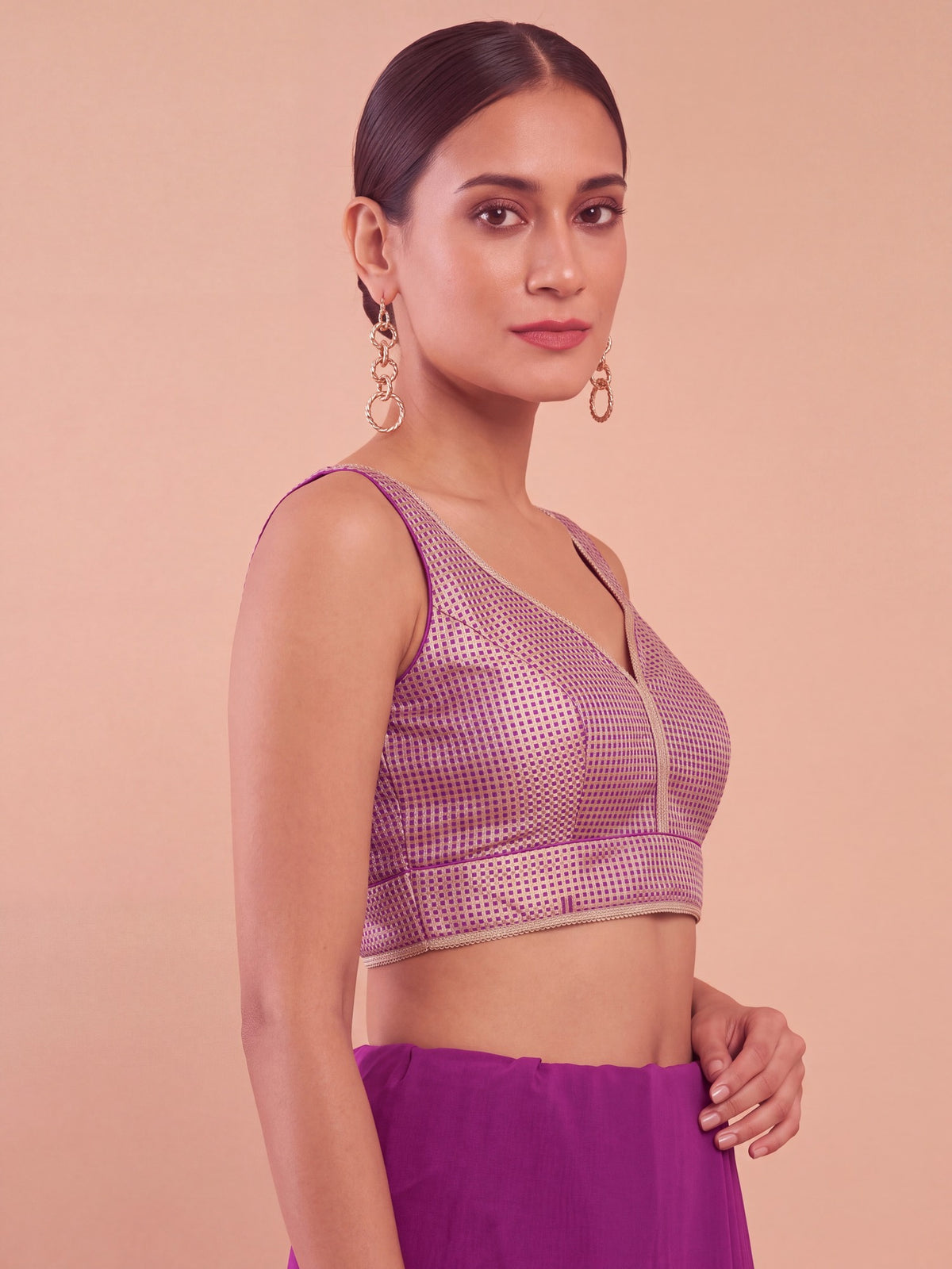 Green woven metallic jacquard sleeveless readymade saree blouse with sweetheart neck view 3