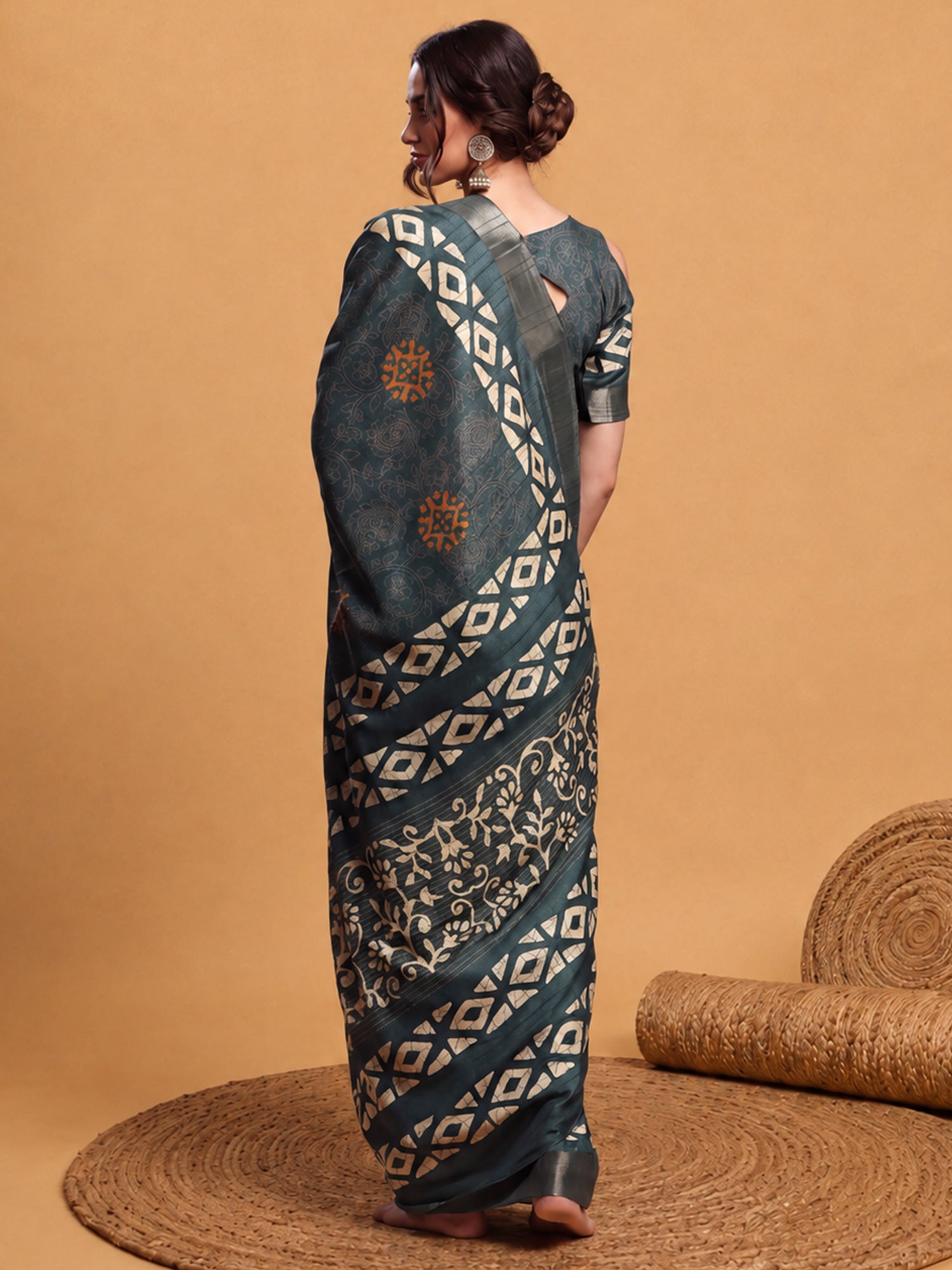 Teal Green Silk Blend saree – detail view 1