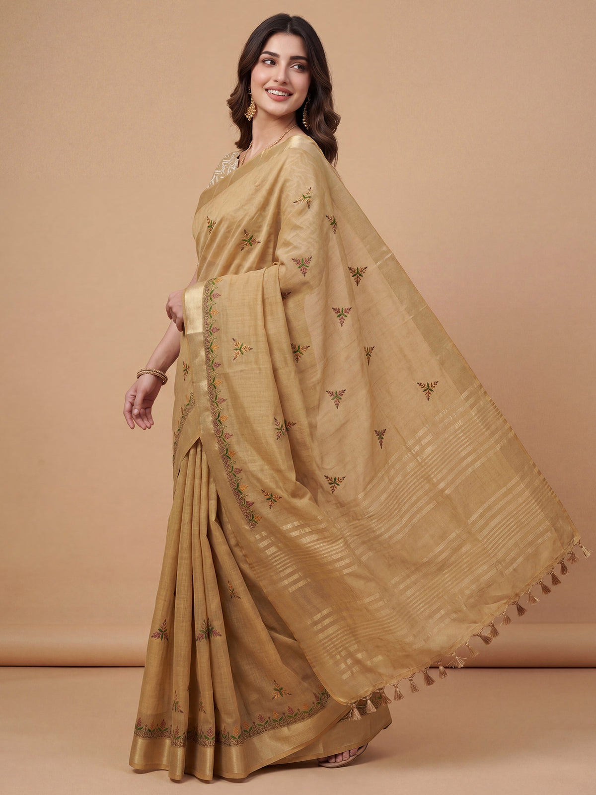 Beige Cotton Linen saree – detail view 2