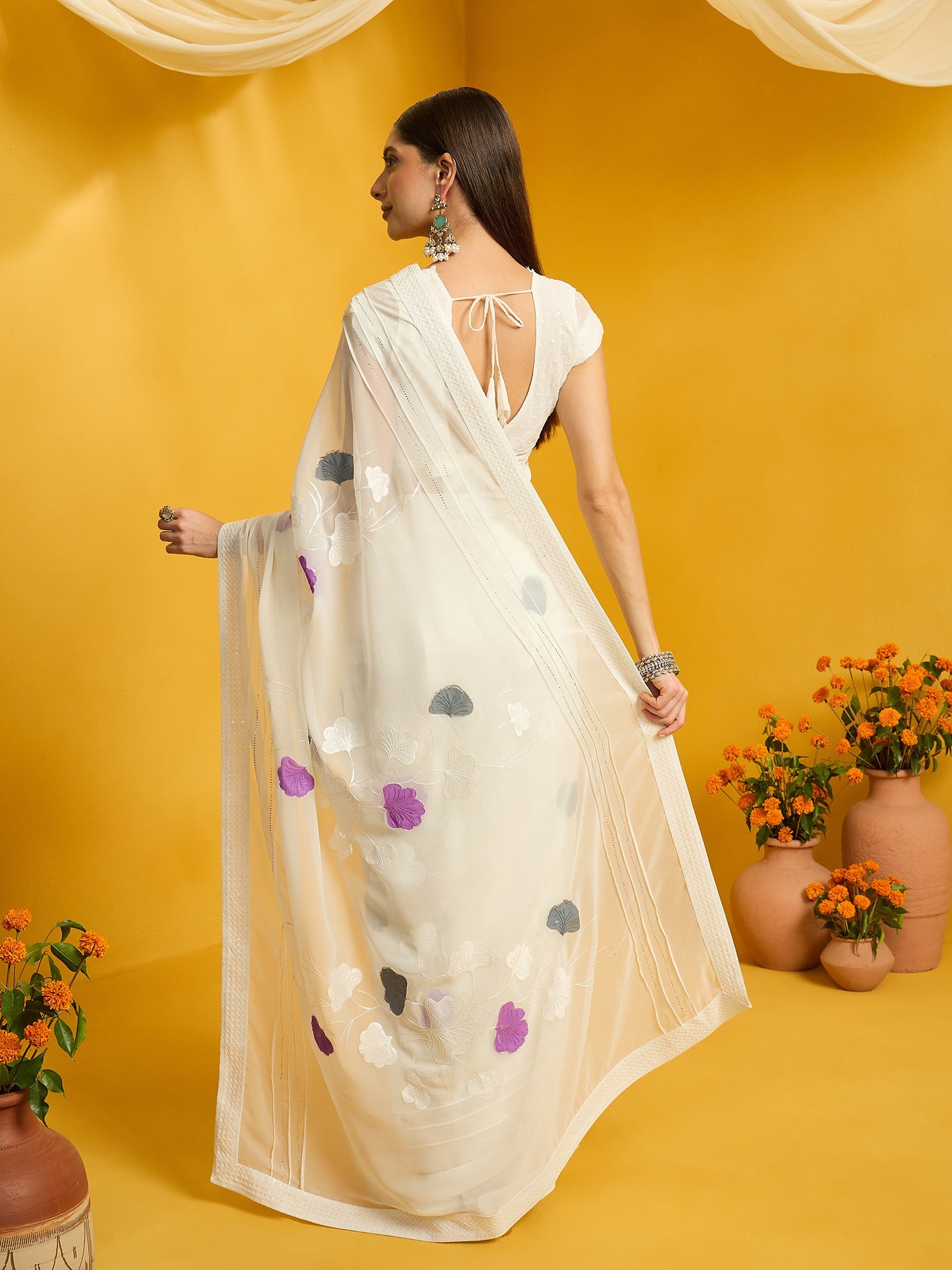 Off White Georgette saree – detail view 3
