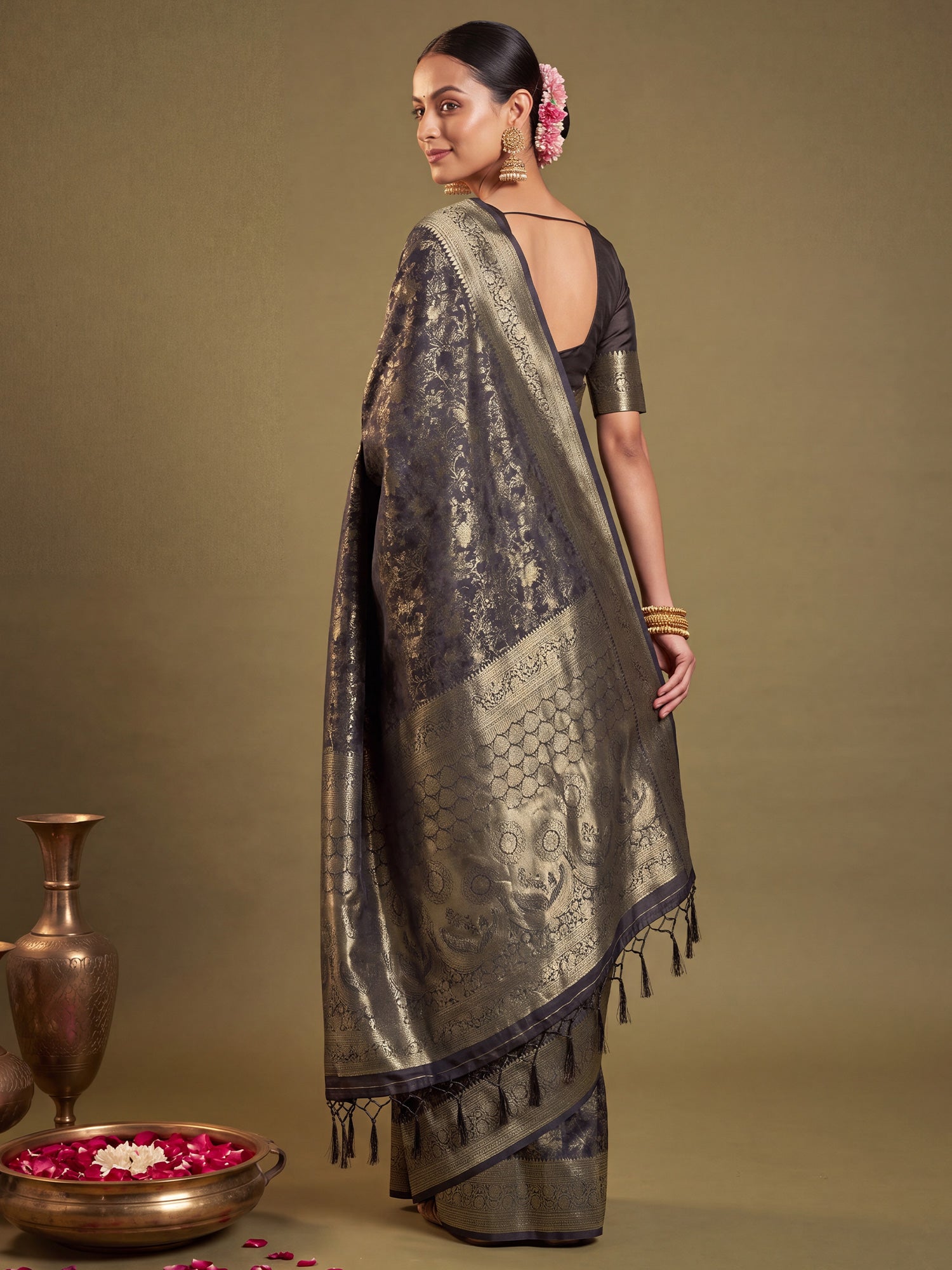 Black Kanjeevaram Silk saree – detail view 1
