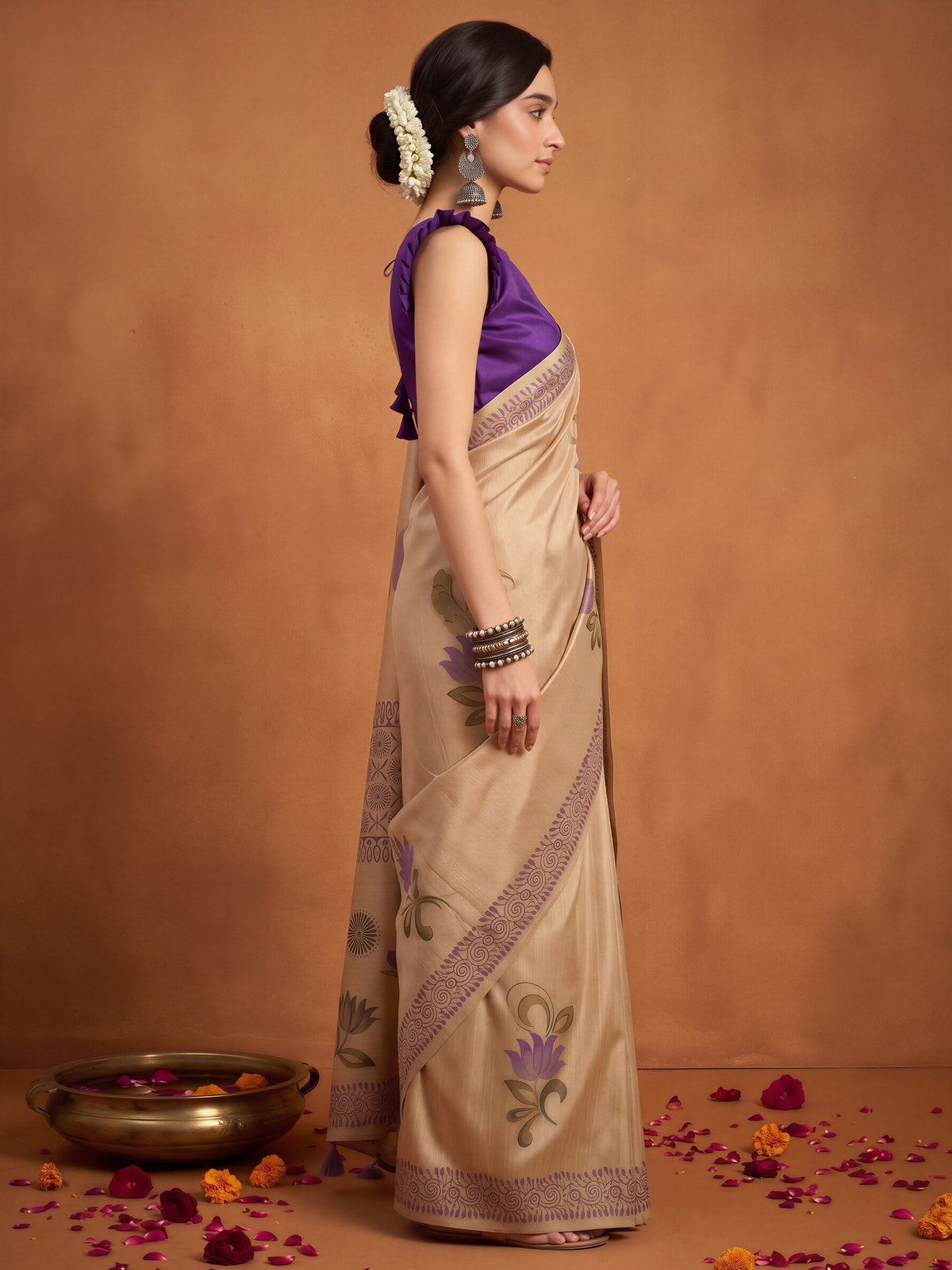 Beige Silk Blend saree – detail view 2