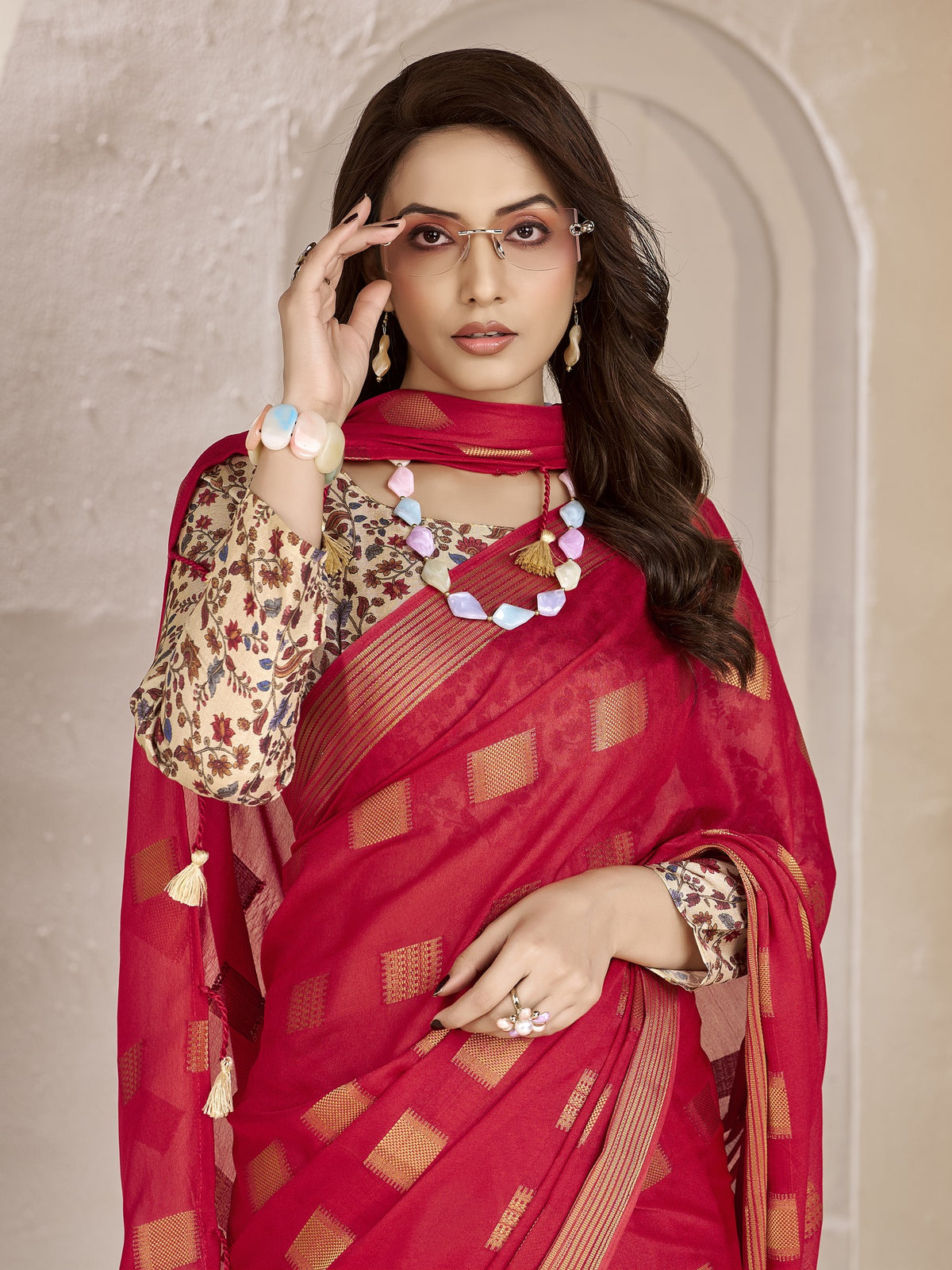Red georgette saree view 1