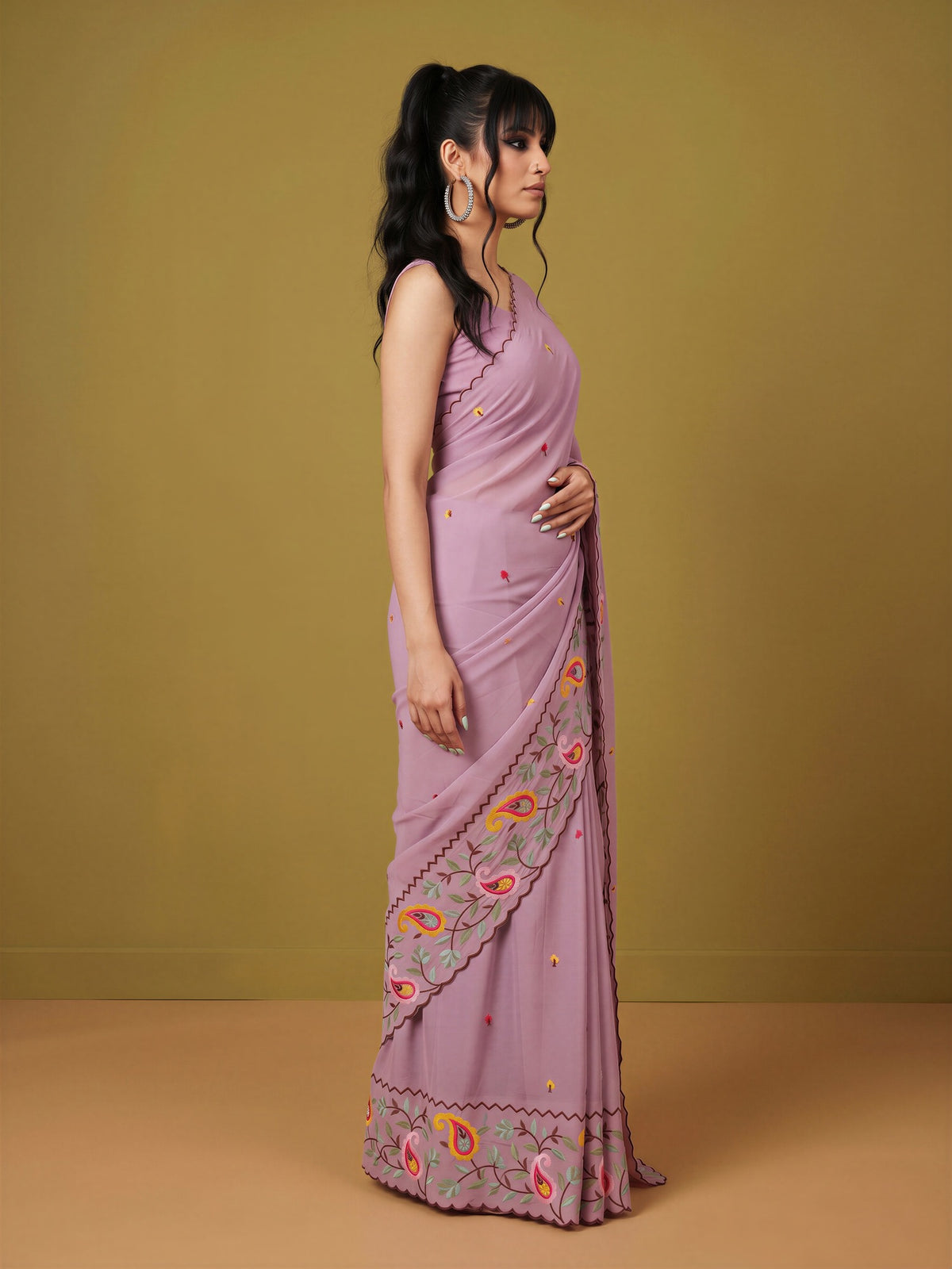 Pink Georgette saree – detail view 1