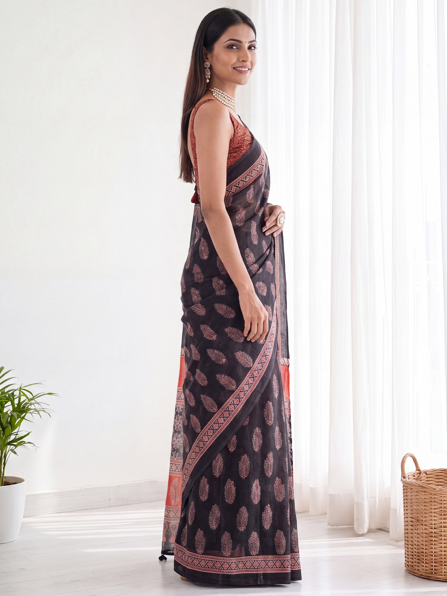Black Cotton Linen saree – detail view 2