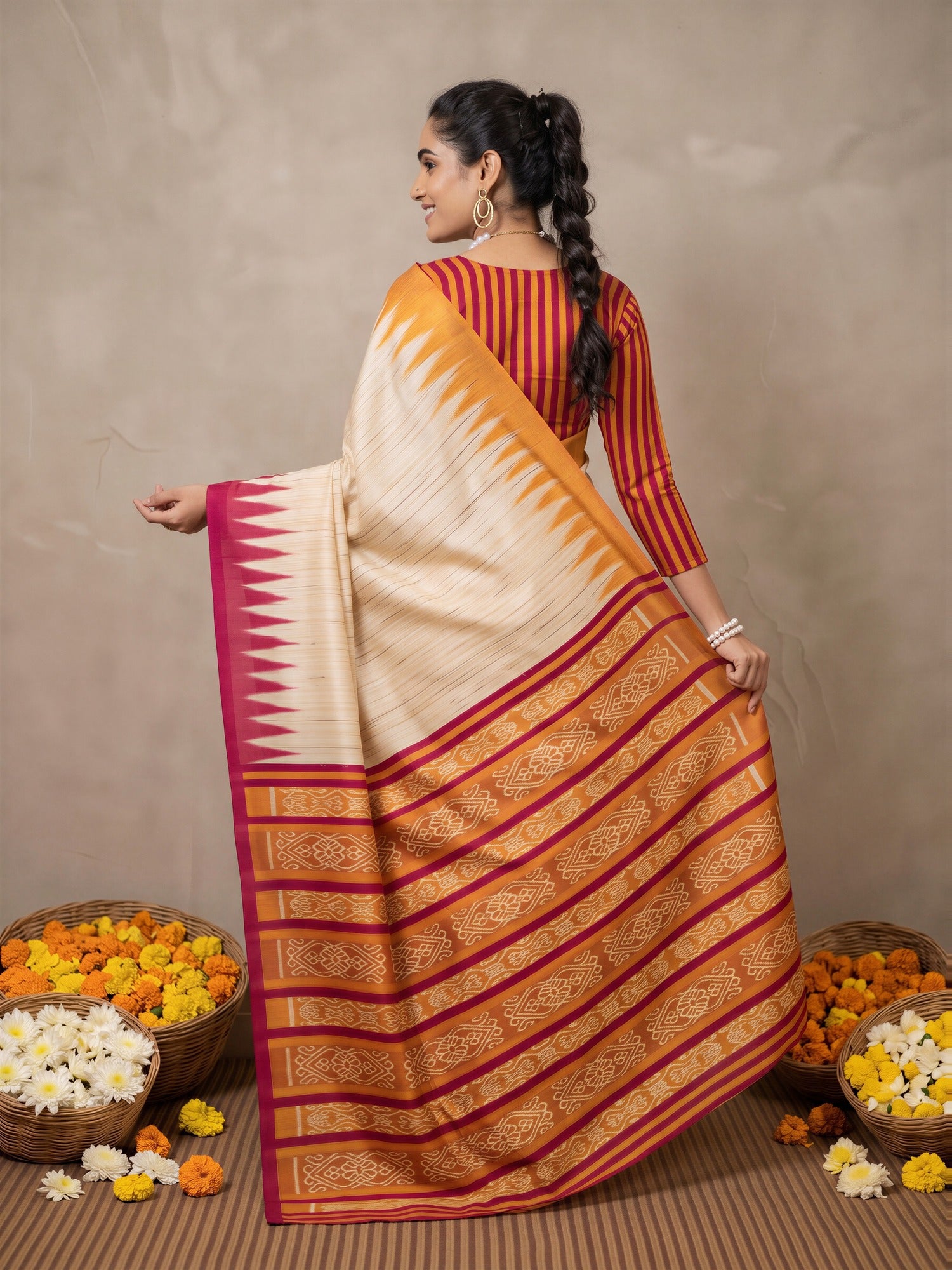 Beige Bhagalpuri Silk saree – detail view 1