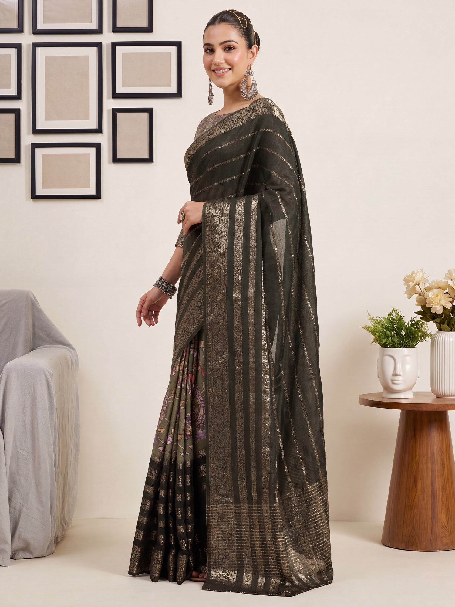 Green Viscose Silk saree – detail view 2