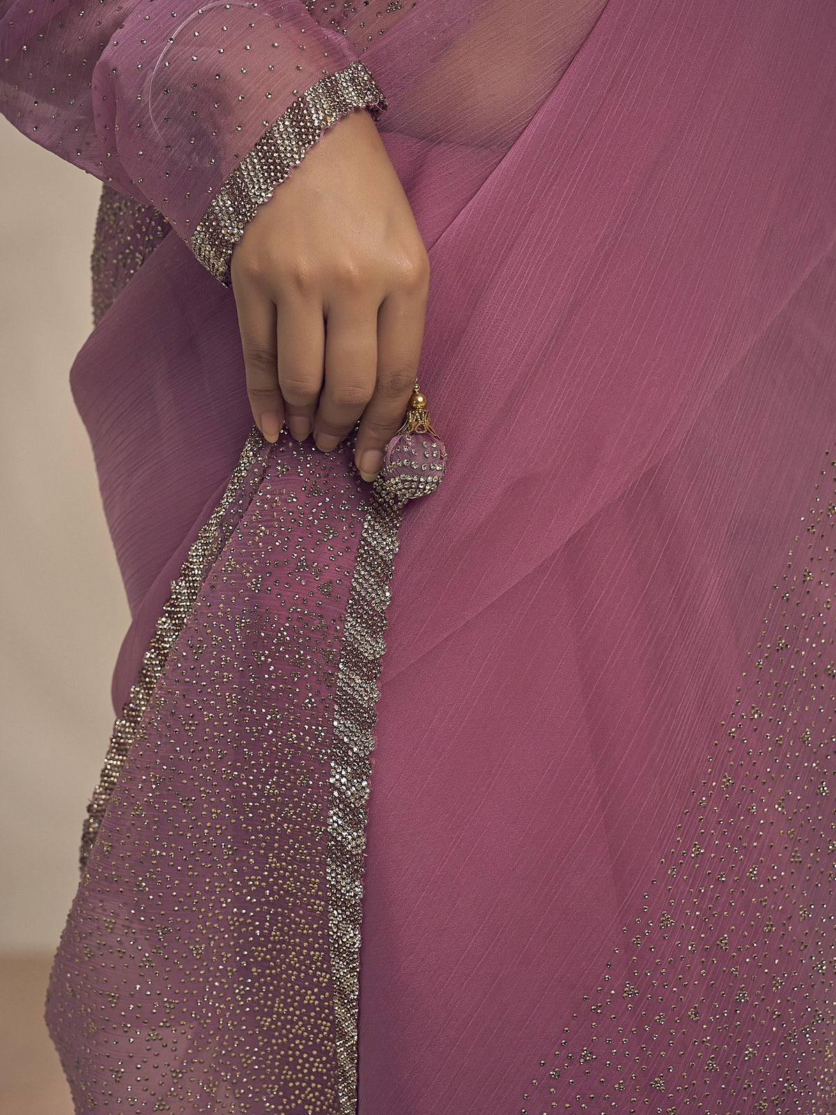 Mauve chiffon saree view 4