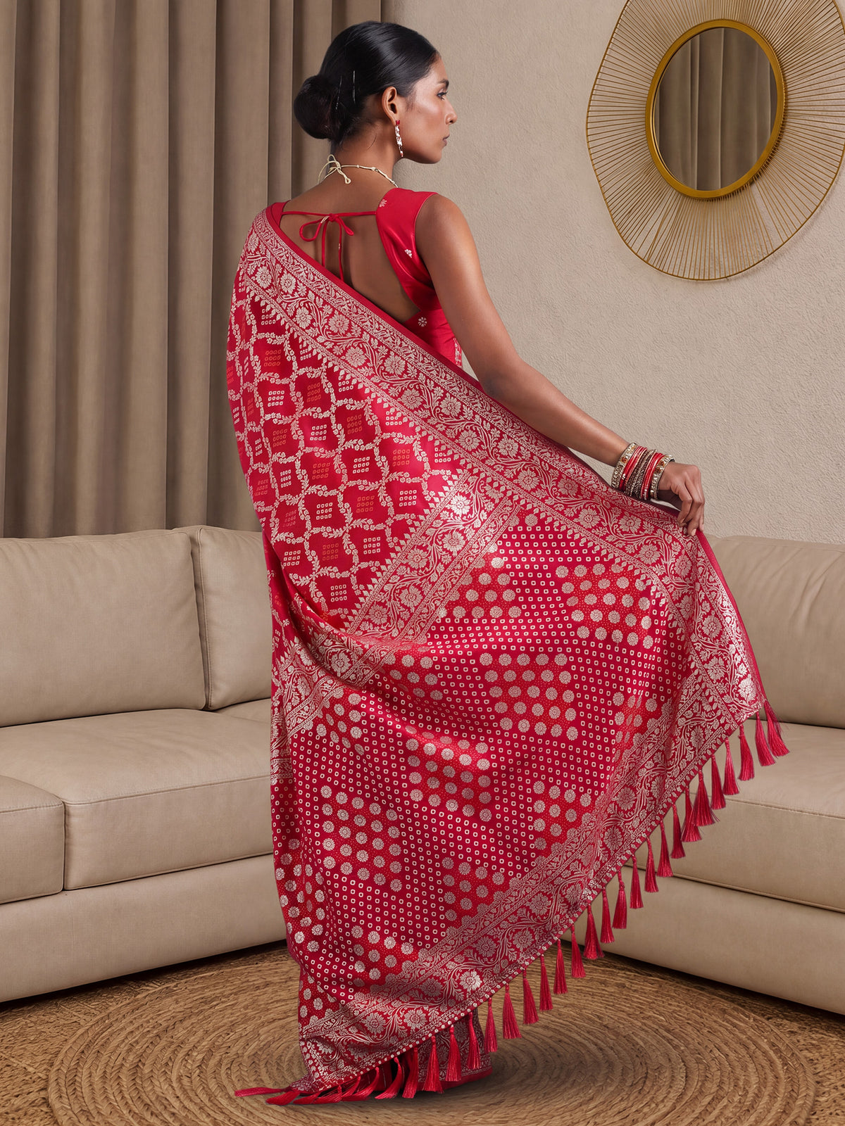 Pink Dola Silk saree – detail view 1