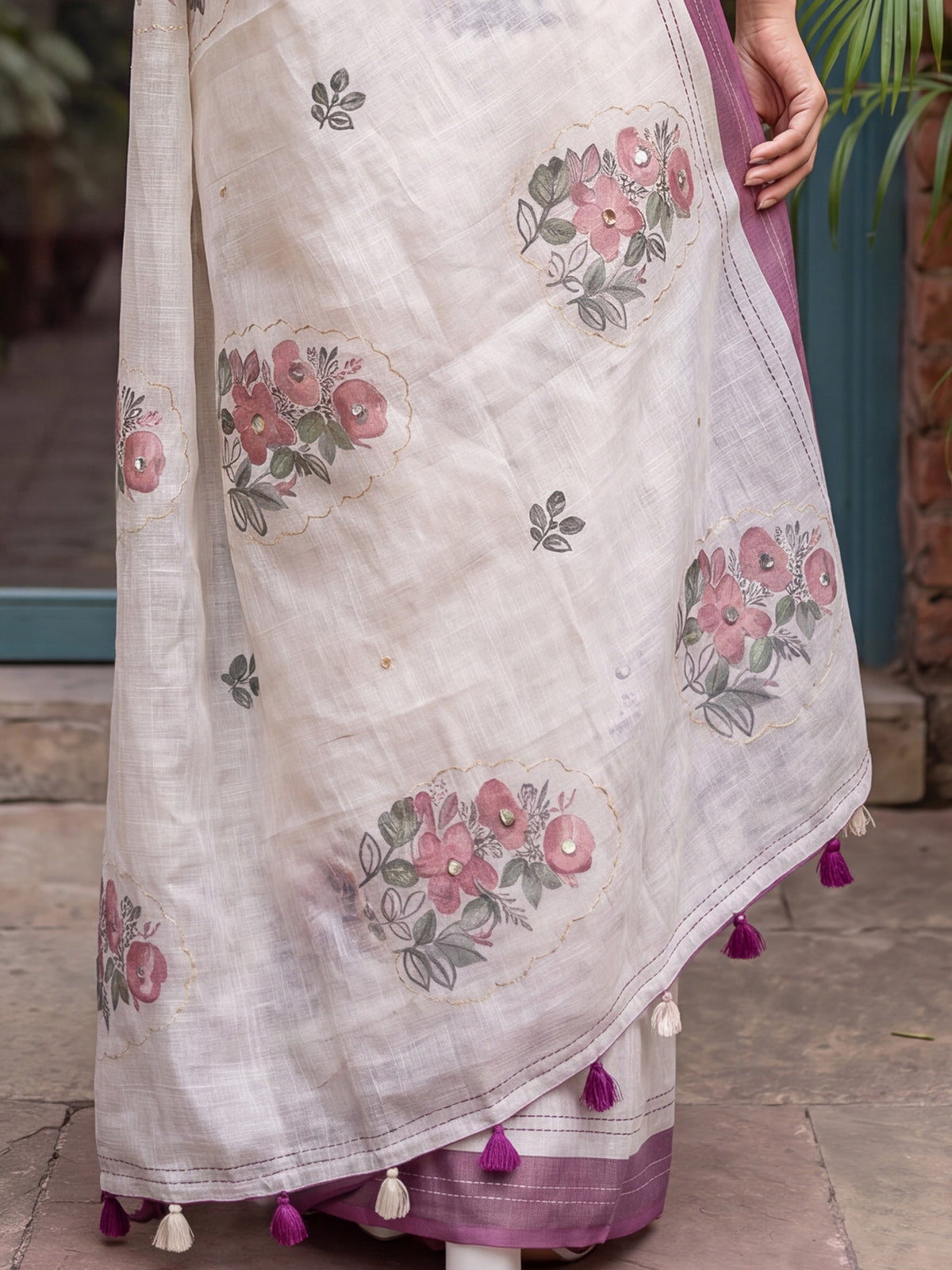 Off White Cotton Linen saree – detail view 5