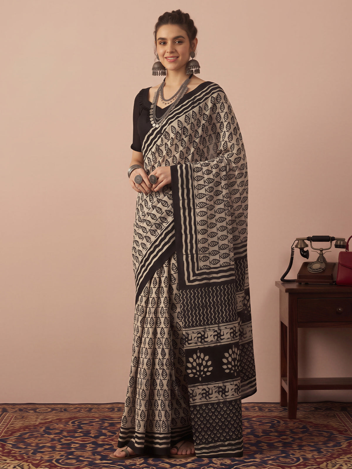 Beige Bhagalpuri Silk saree – detail view 2