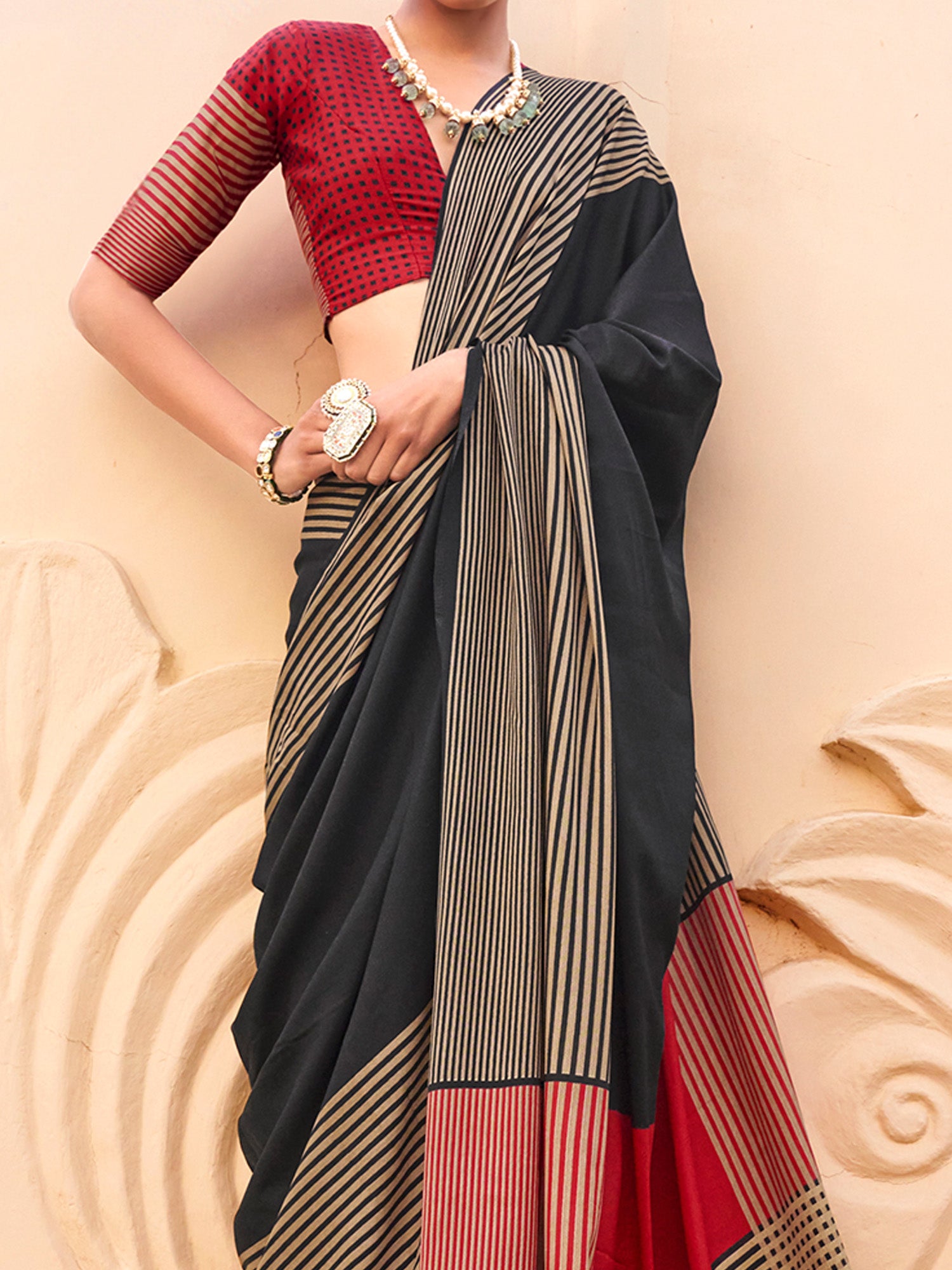 Black Silk Blend saree – detail view 2