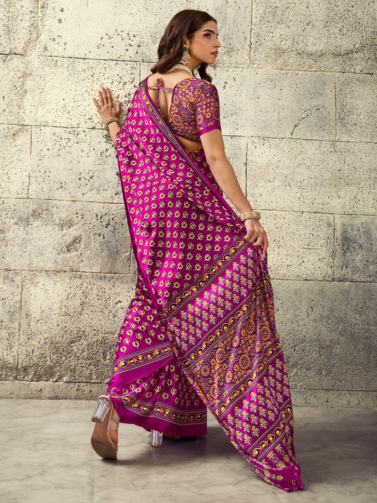 Magenta Satin saree – detail view 1