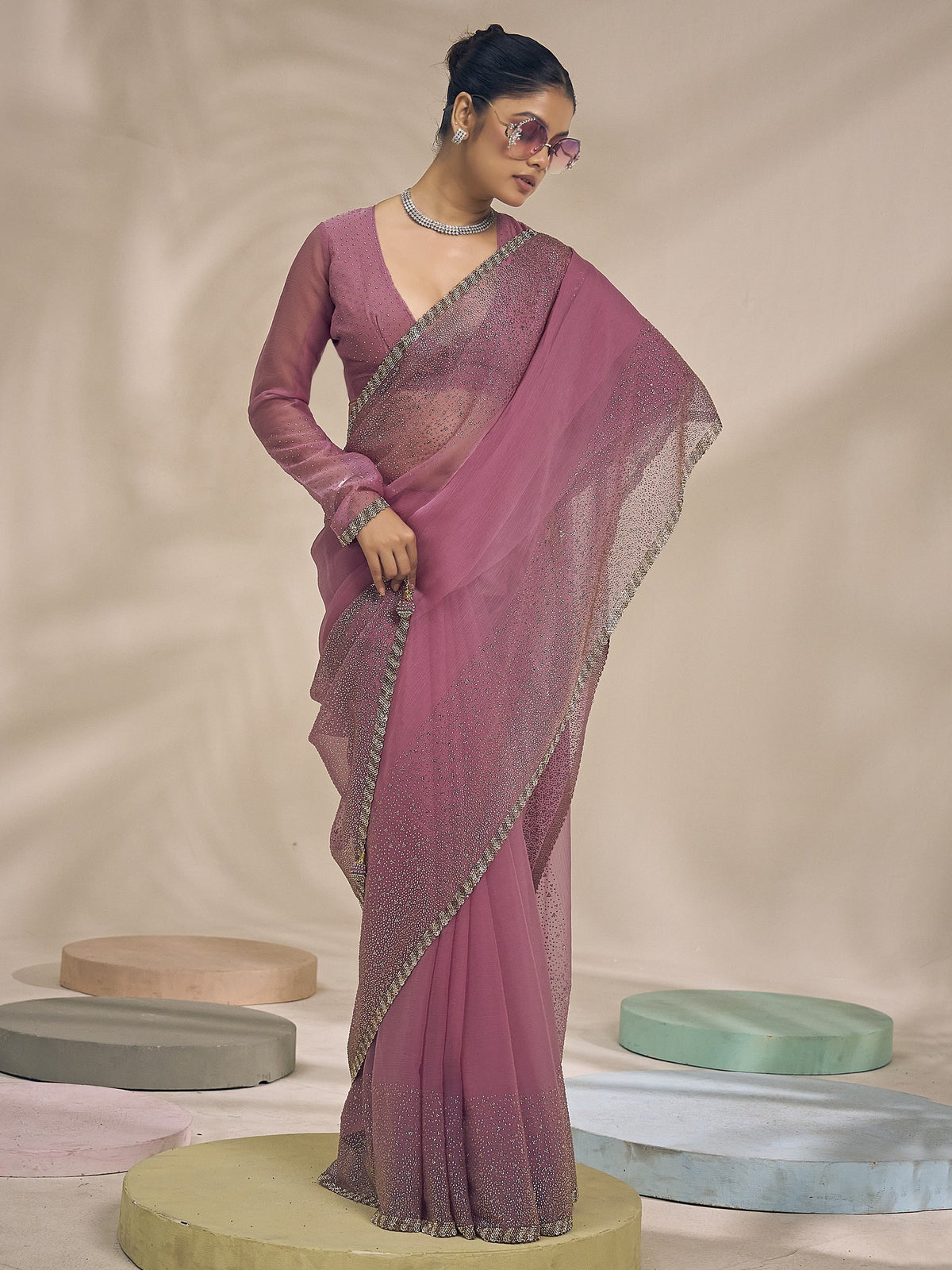 Mauve chiffon saree view 2
