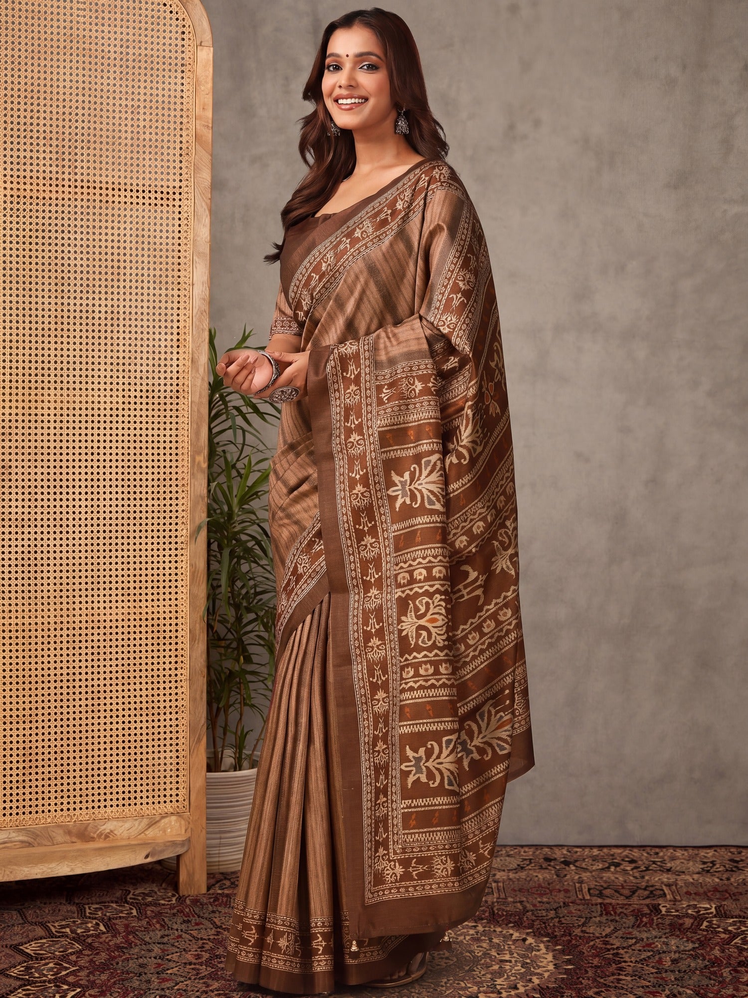 Brown Silk Blend saree – detail view 1